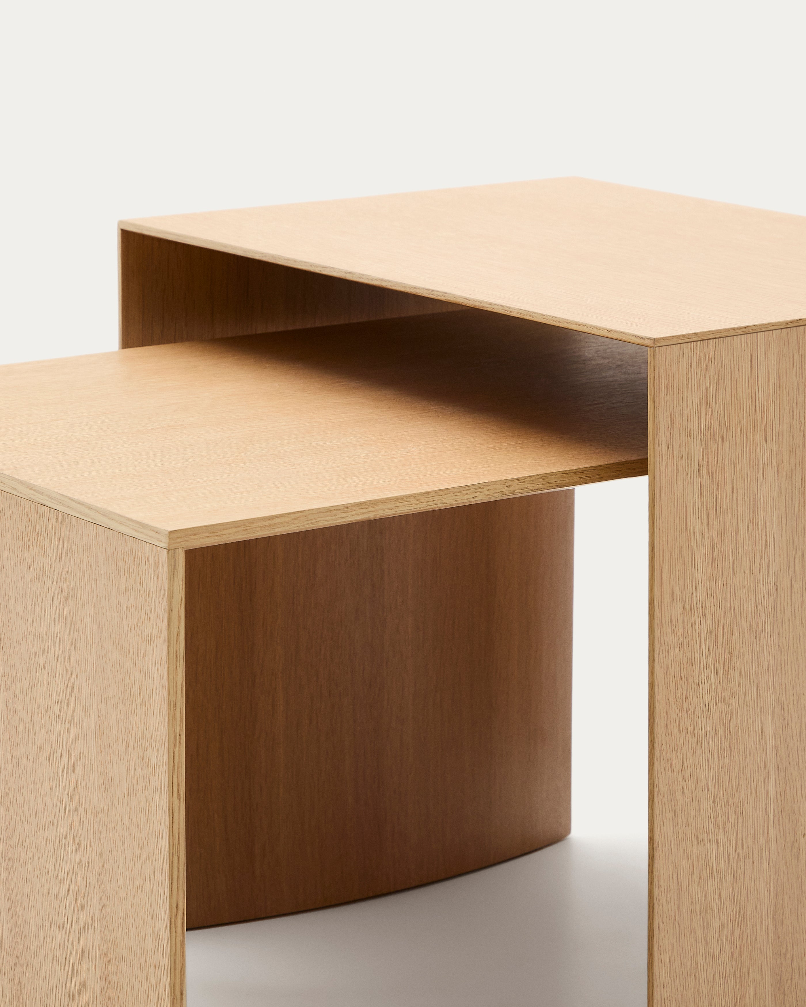 Litto oak veneer FSC Mix Credit side table, 55 x 40 cm - Detail