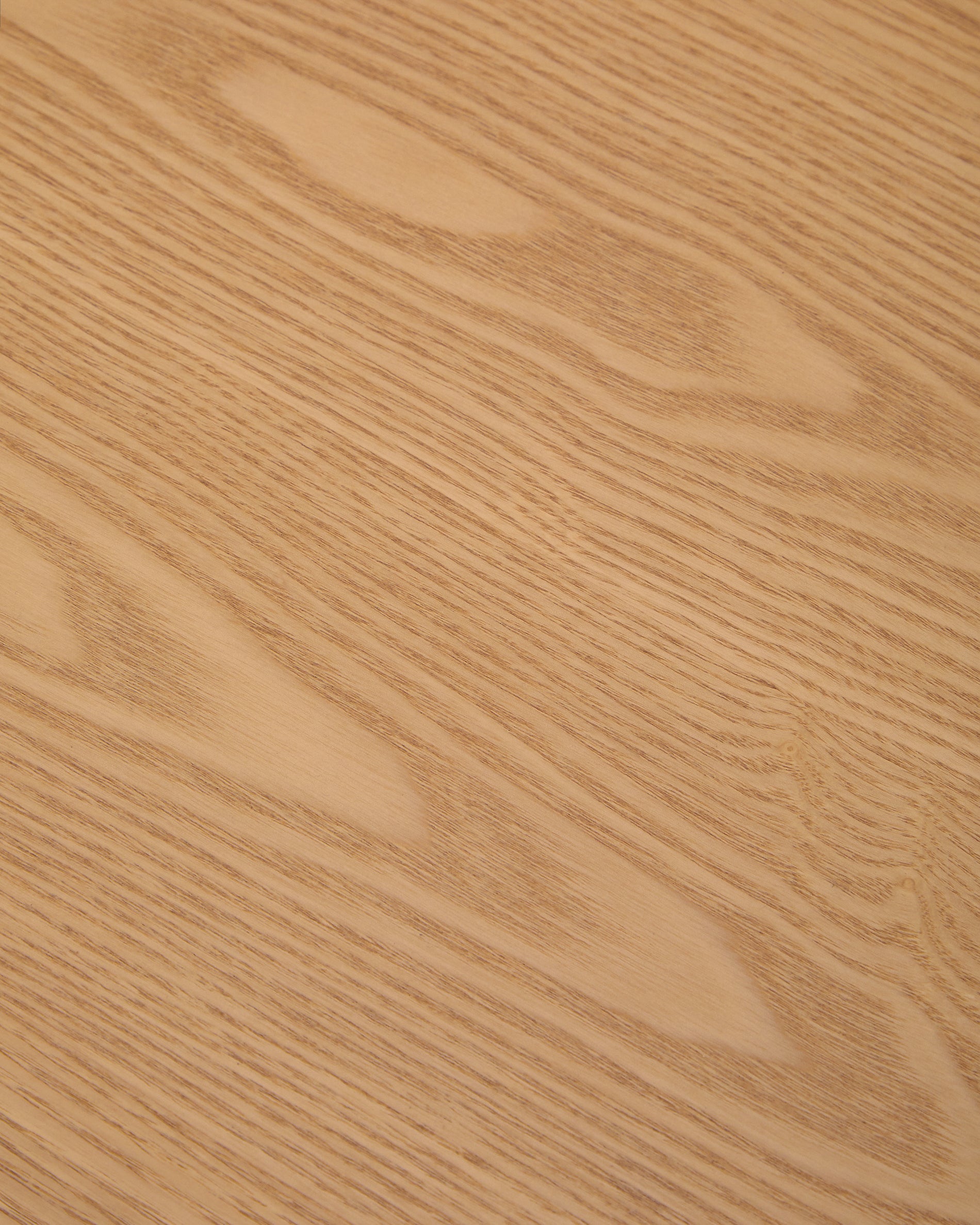 Indara square table in ash veneer with natural finish 100 x 100 cm - Detail