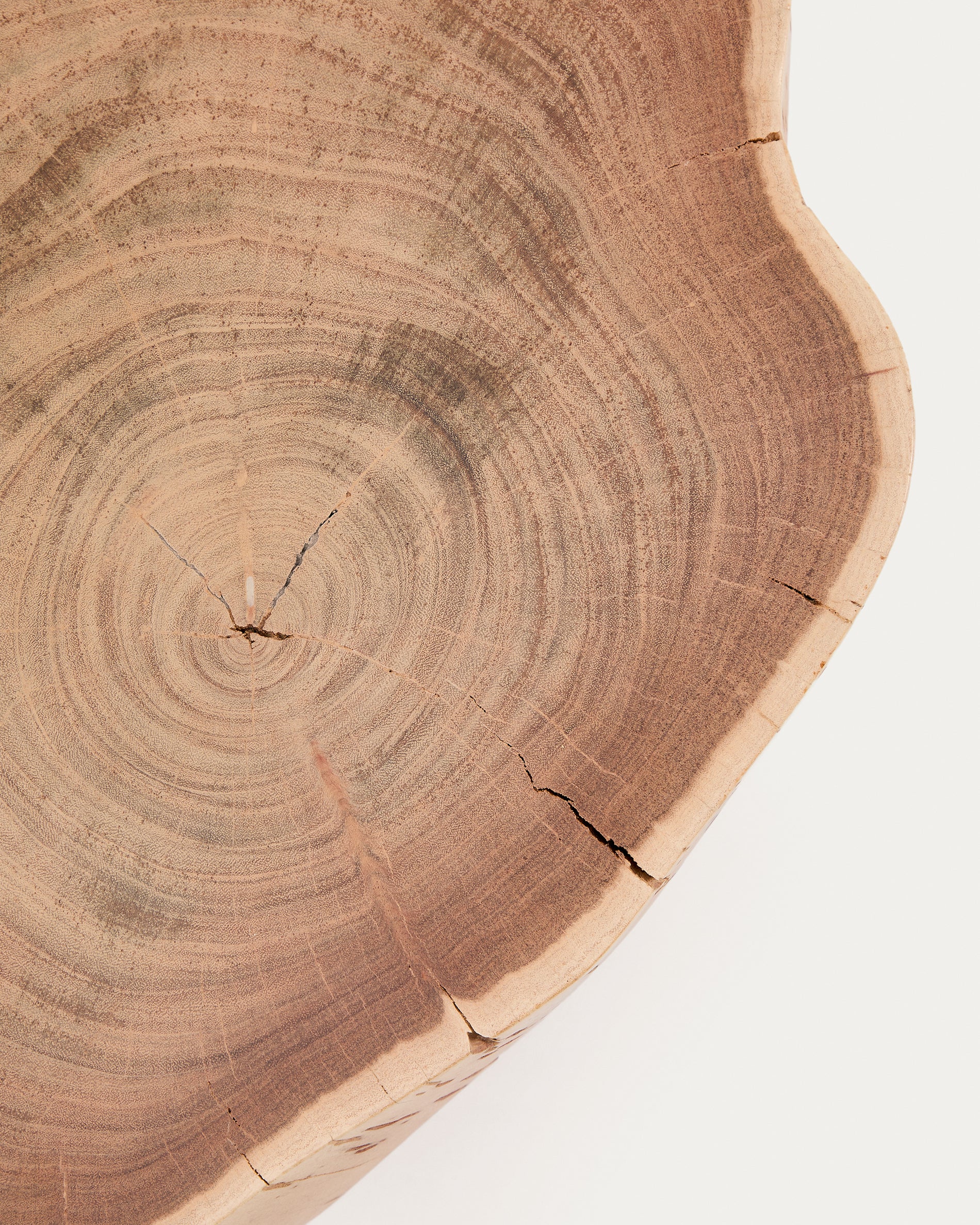 Tavine coffee table in solid acacia wood with bleached finish and black steel legs Ø49cm - Detail