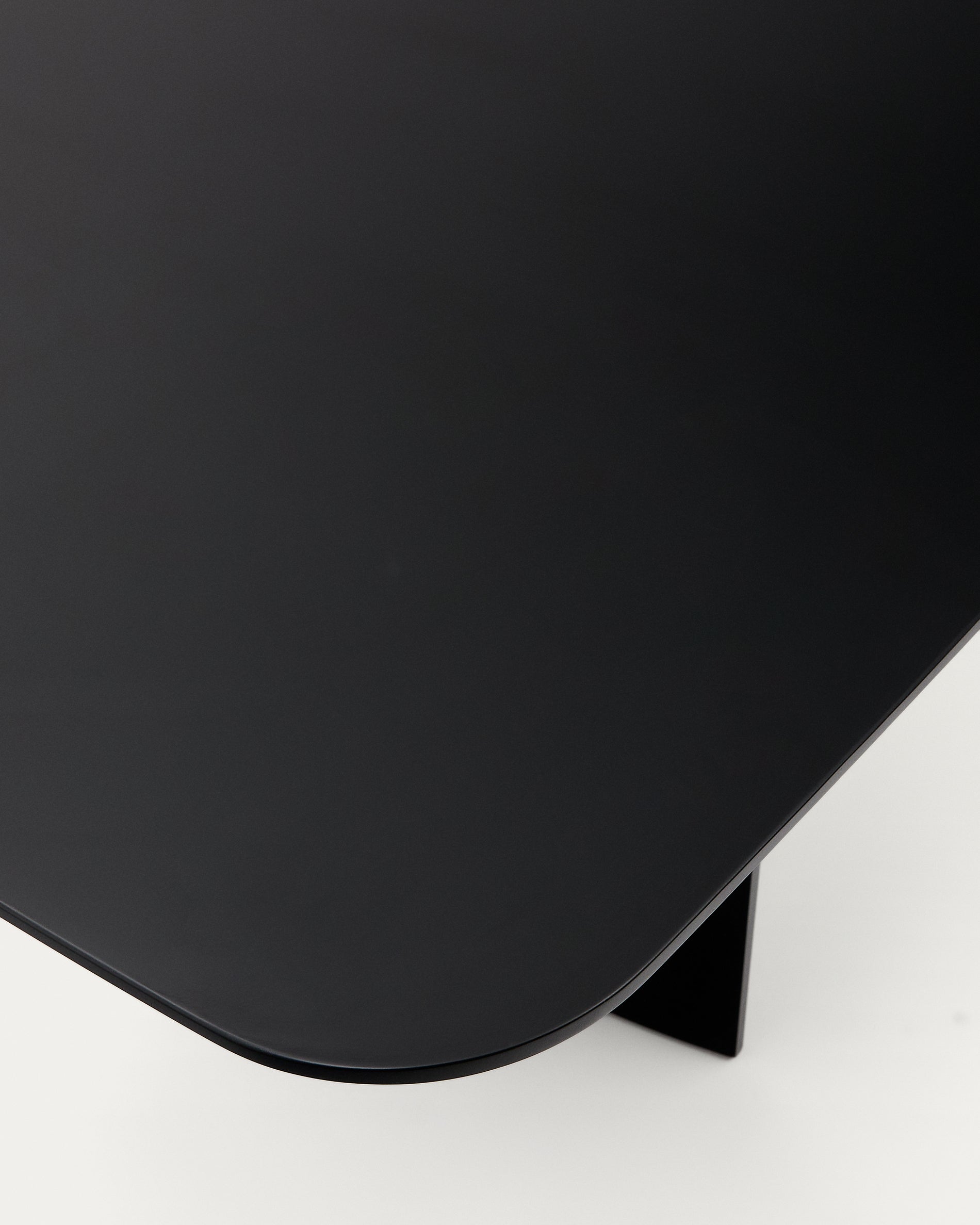 Litto black, lacquered MDF table, 200 x 100 cm - Detail