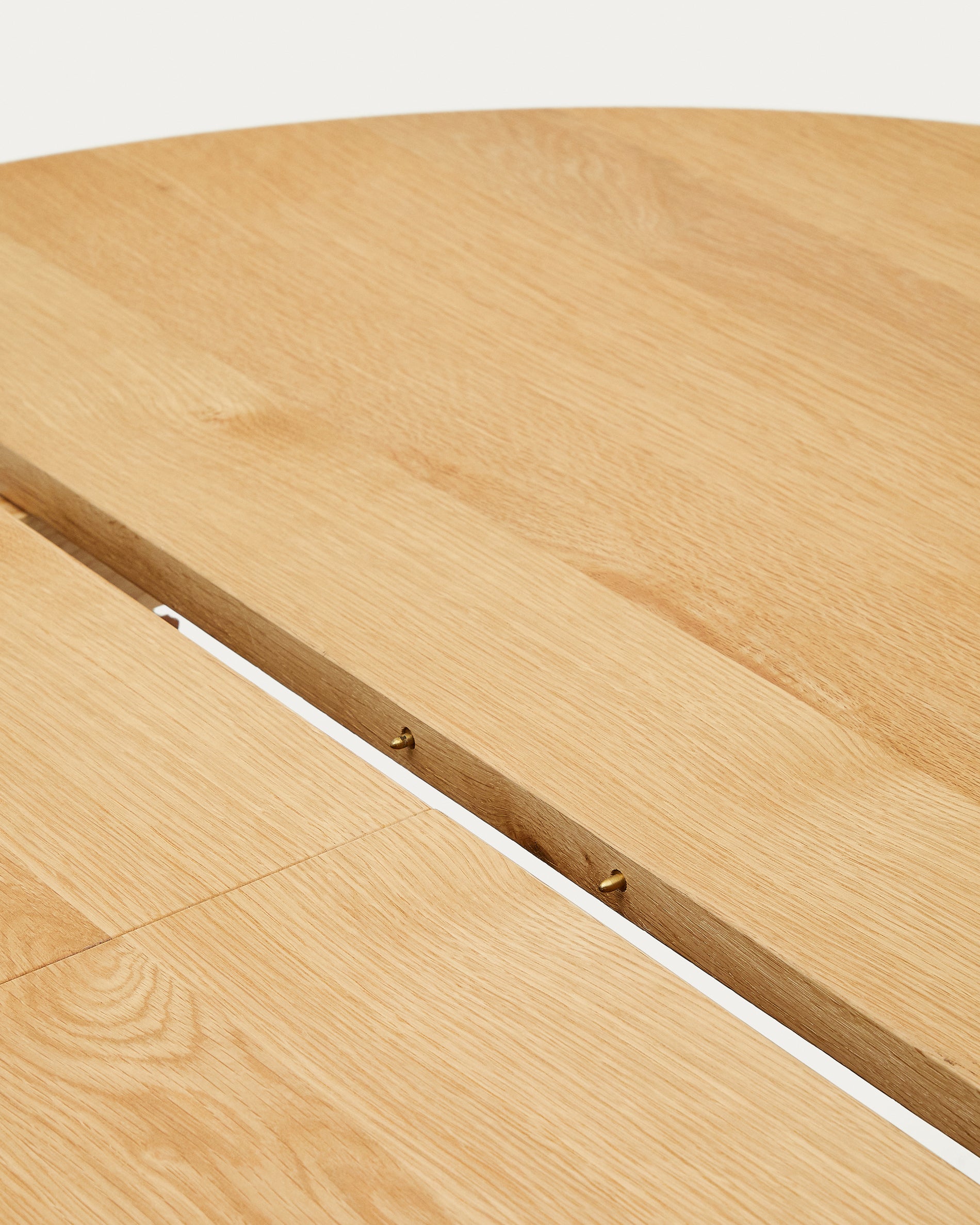 Artis extendable round table in solid oak wood and veneer, 150 (200) cm x 80 cm FSC 100% - Detail