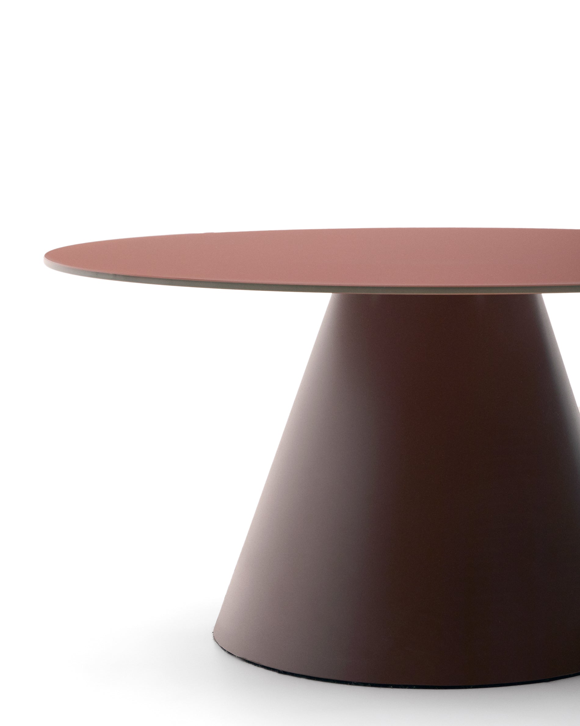 Wilshire coffee table with frosted tempered glass and matt terracotta painted steel finish Ø80cm - Detail