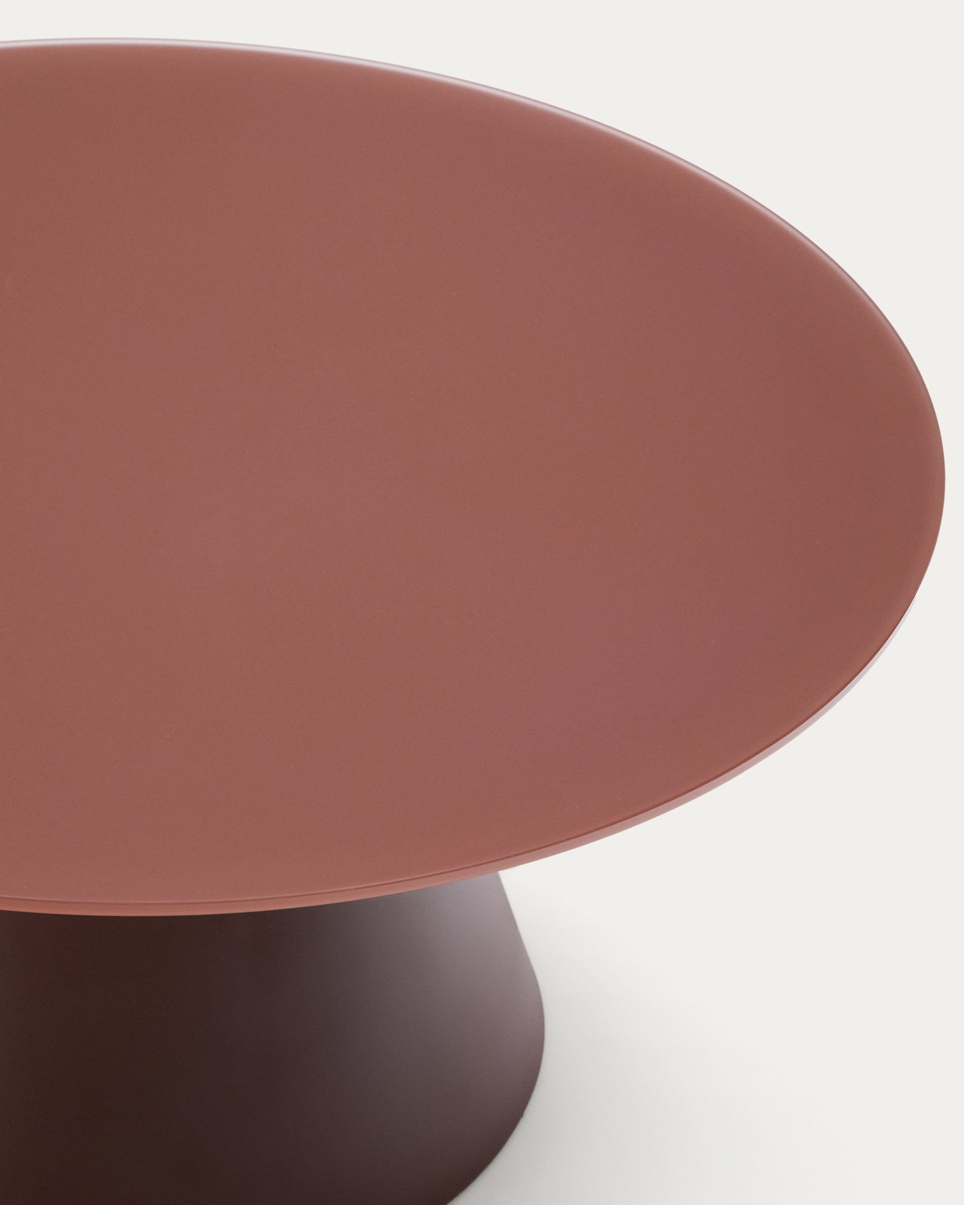 Wilshire coffee table with frosted tempered glass and matt terracotta painted steel finish Ø80cm - Detail