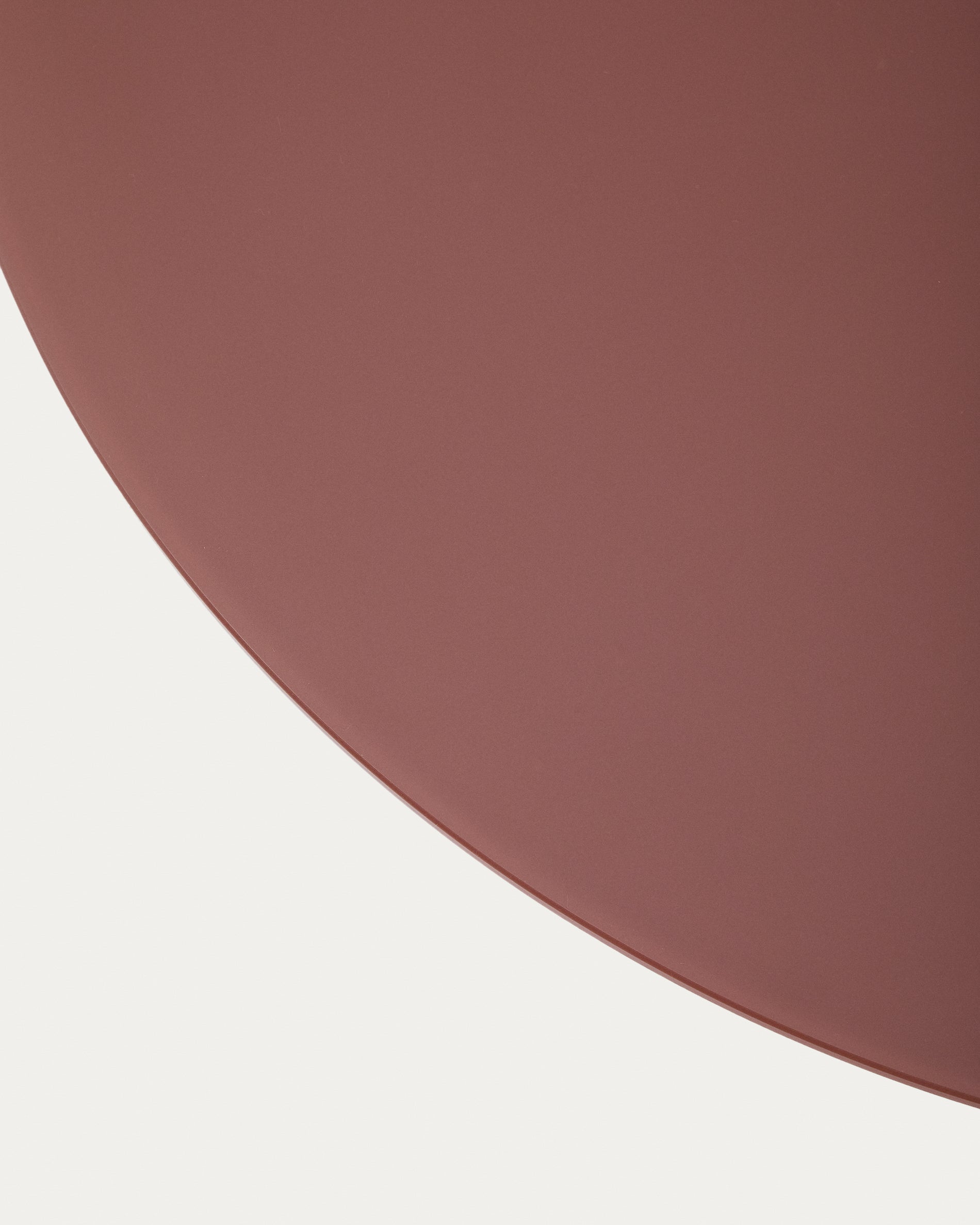 Wilshire coffee table with frosted tempered glass and matt terracotta painted steel finish Ø80cm - Detail