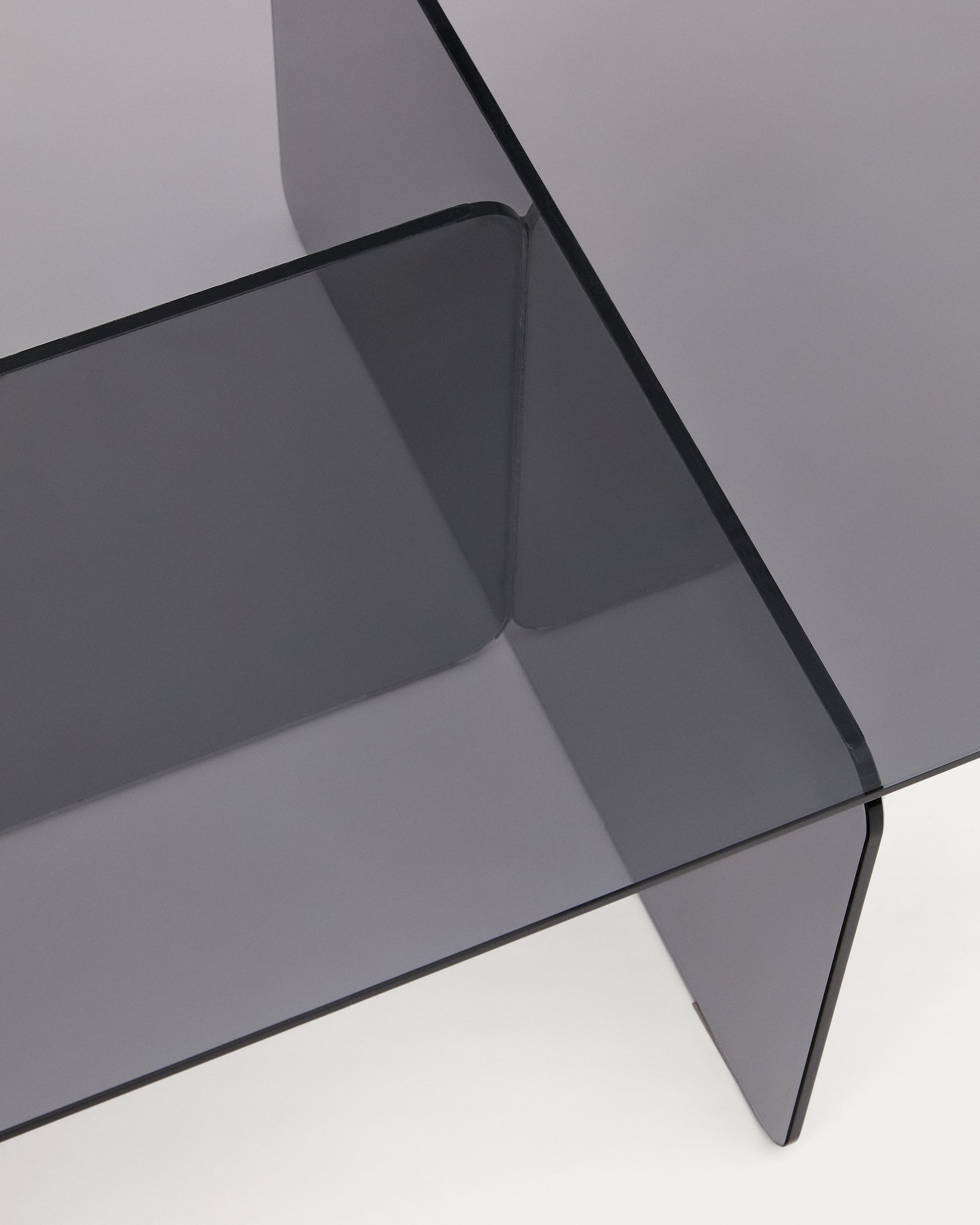Zaren grey, tempered-glass coffee table, 120 x 60 cm - Detail