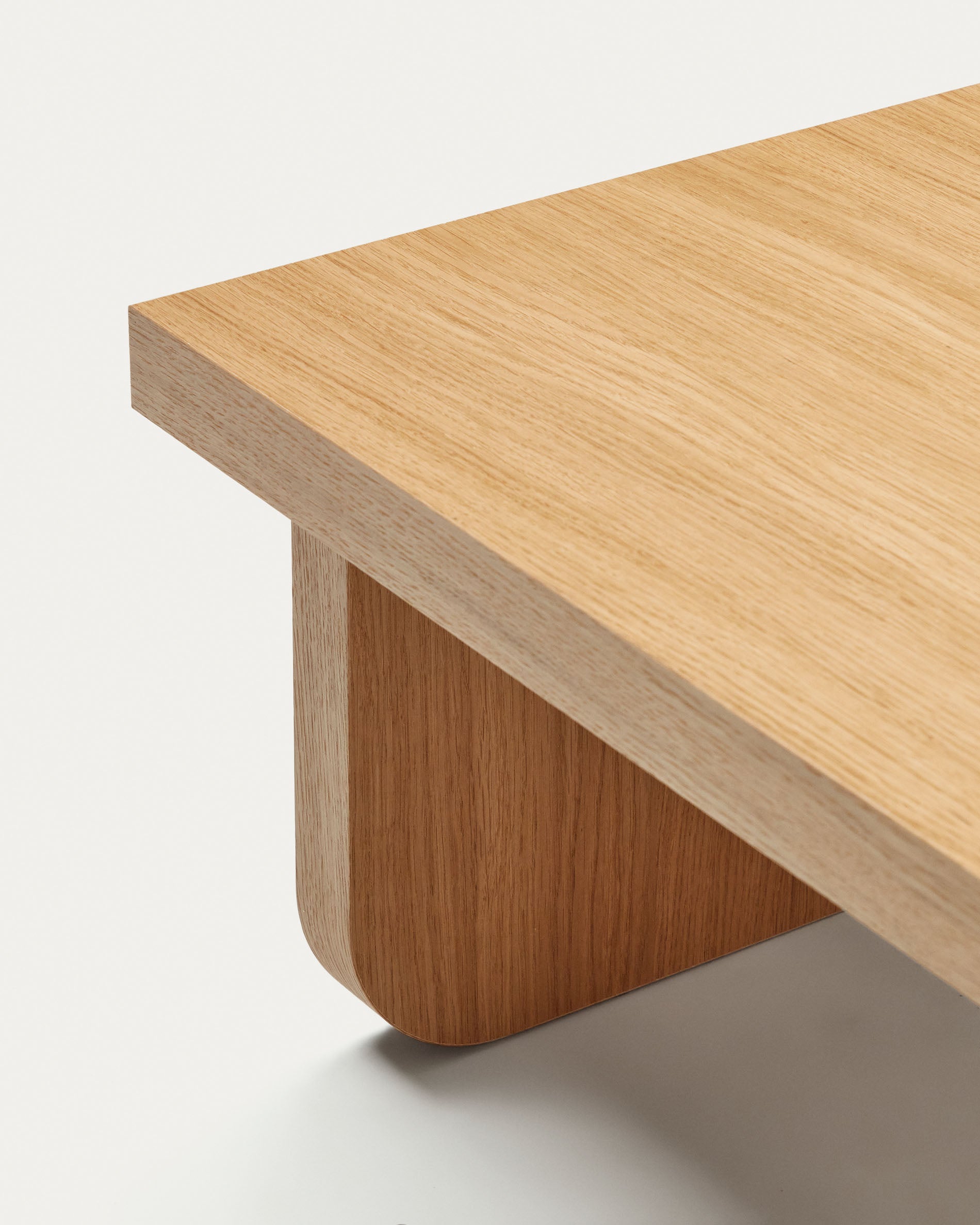 Oaq set of 2 coffee tables in oak wood veneer with natural finish FSC Mix Credit - Detail