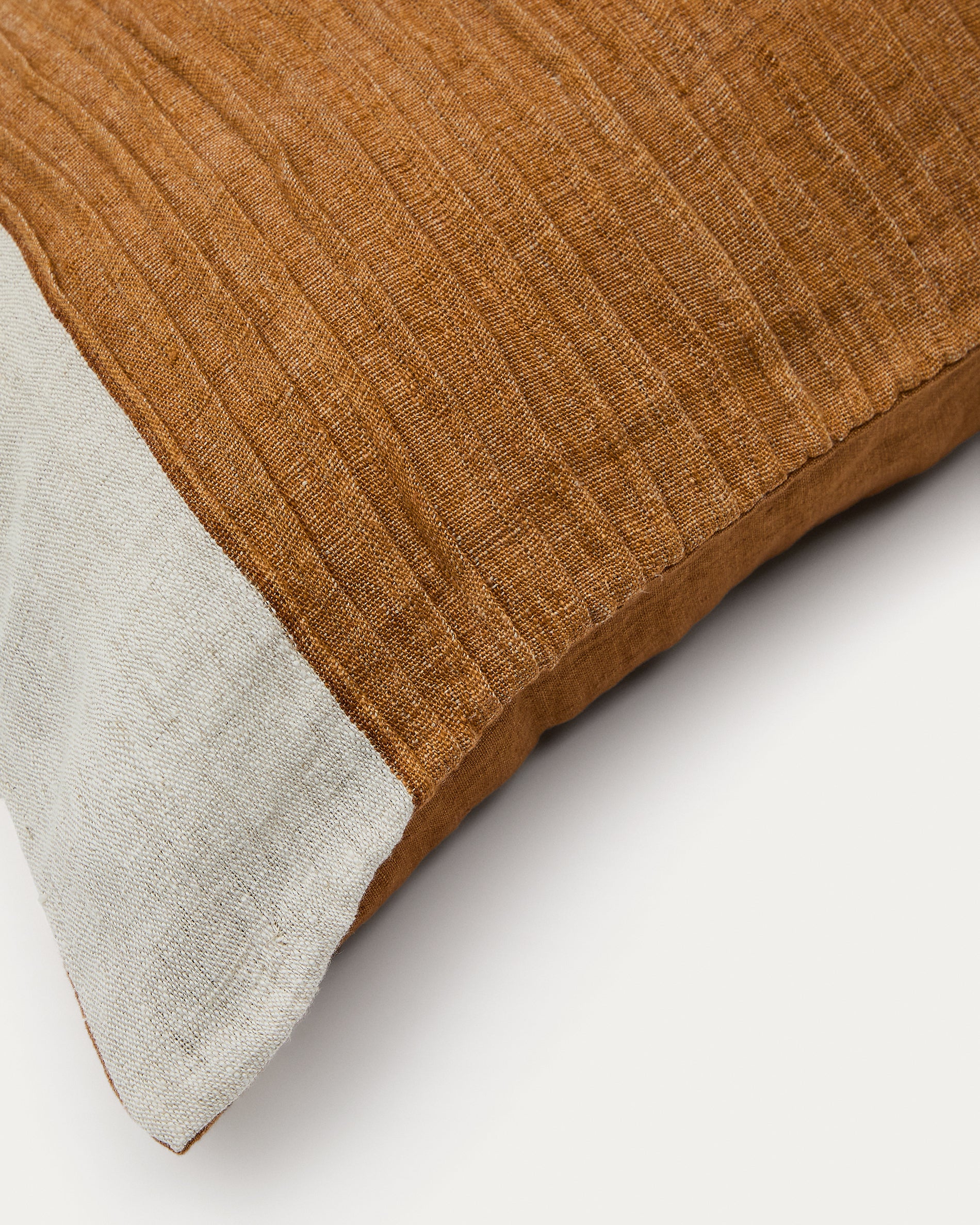 Zoren mustard pleated 100% linen cushion cover 50 x 50cm - Detail