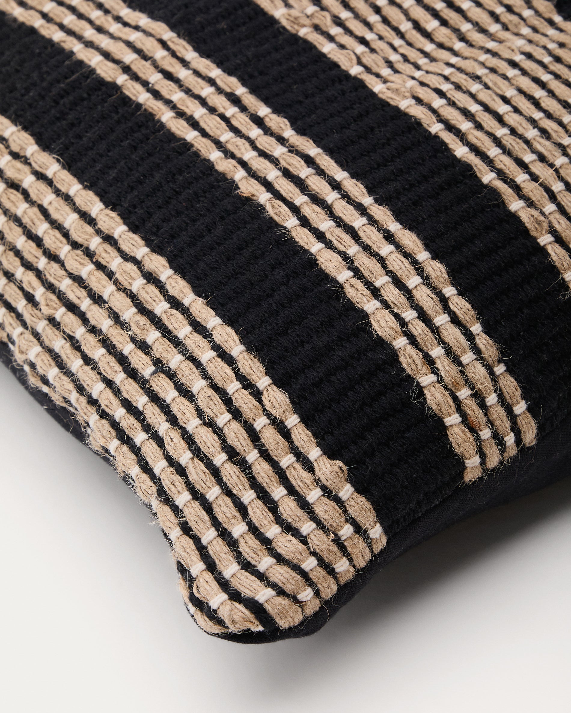 Aylin black jute-embroidered cotton cushion cover 50 x 50 cm - Detail