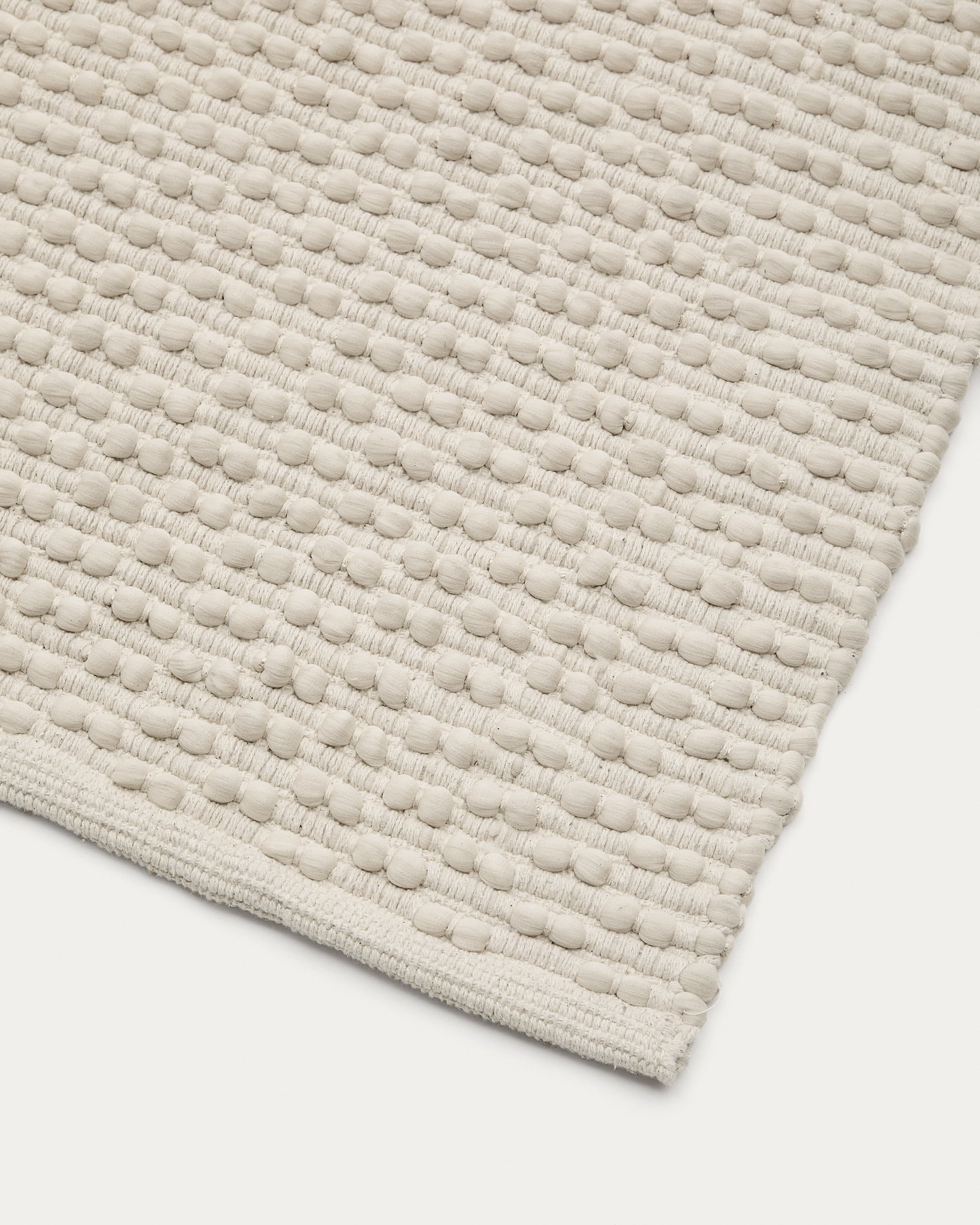 Mascarell white cotton and polyester rug 160 x 230 cm - Detail