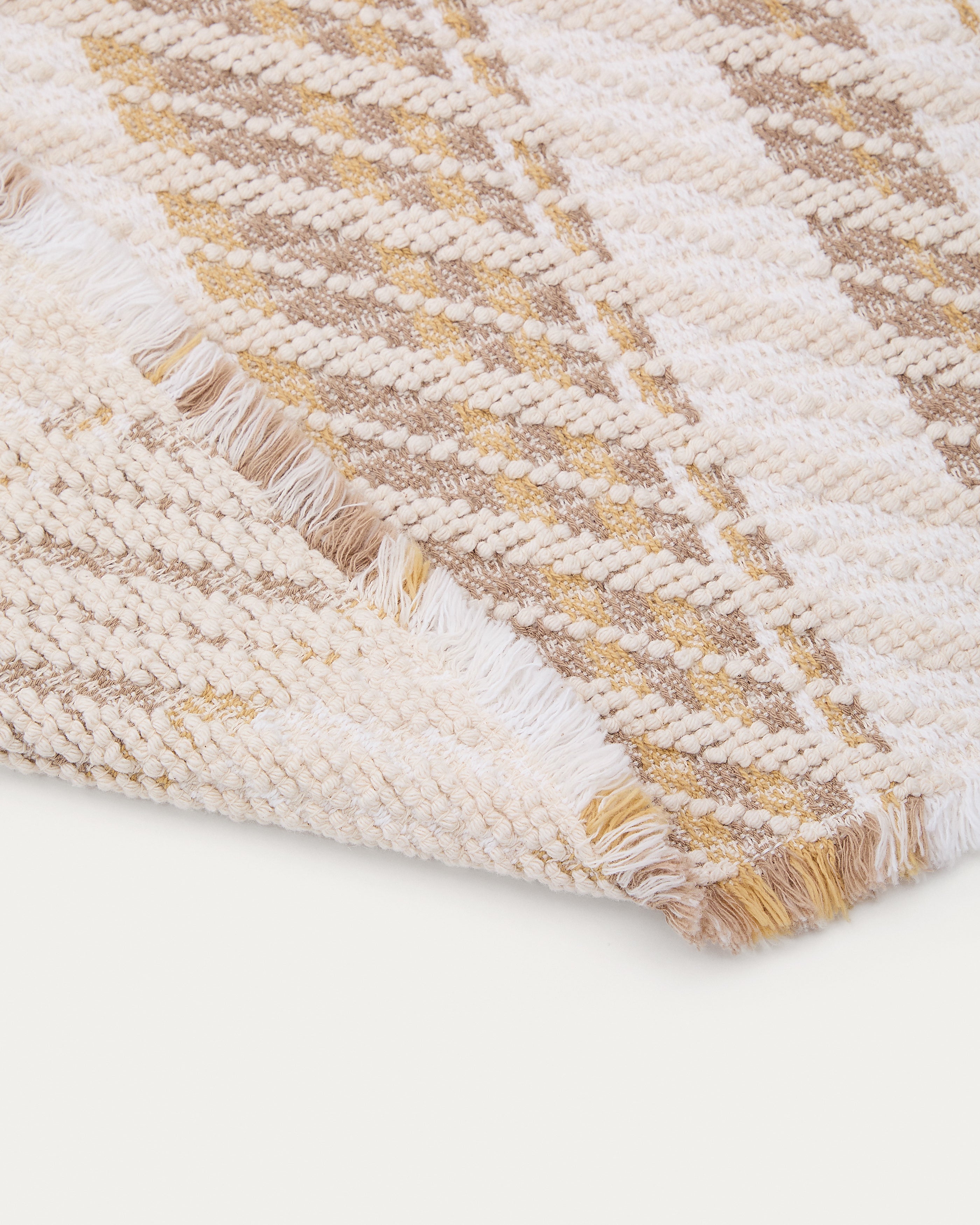 Milda white and beige 100% cotton bathmat with fringe detail 50 x 70cm - Detail