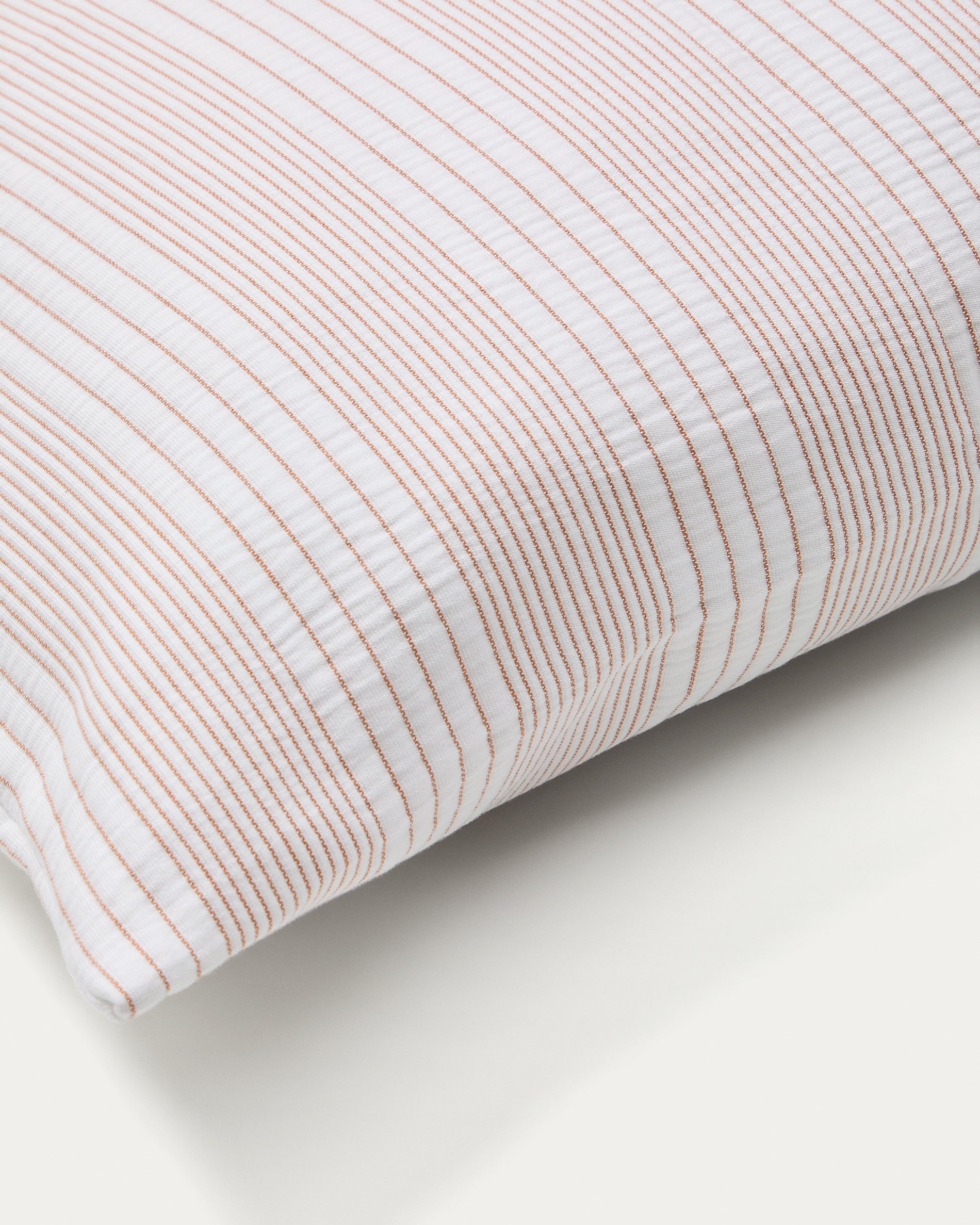 Macie set of 2 red and beige striped 100% cotton cushion covers 50 x 50cm - Detail