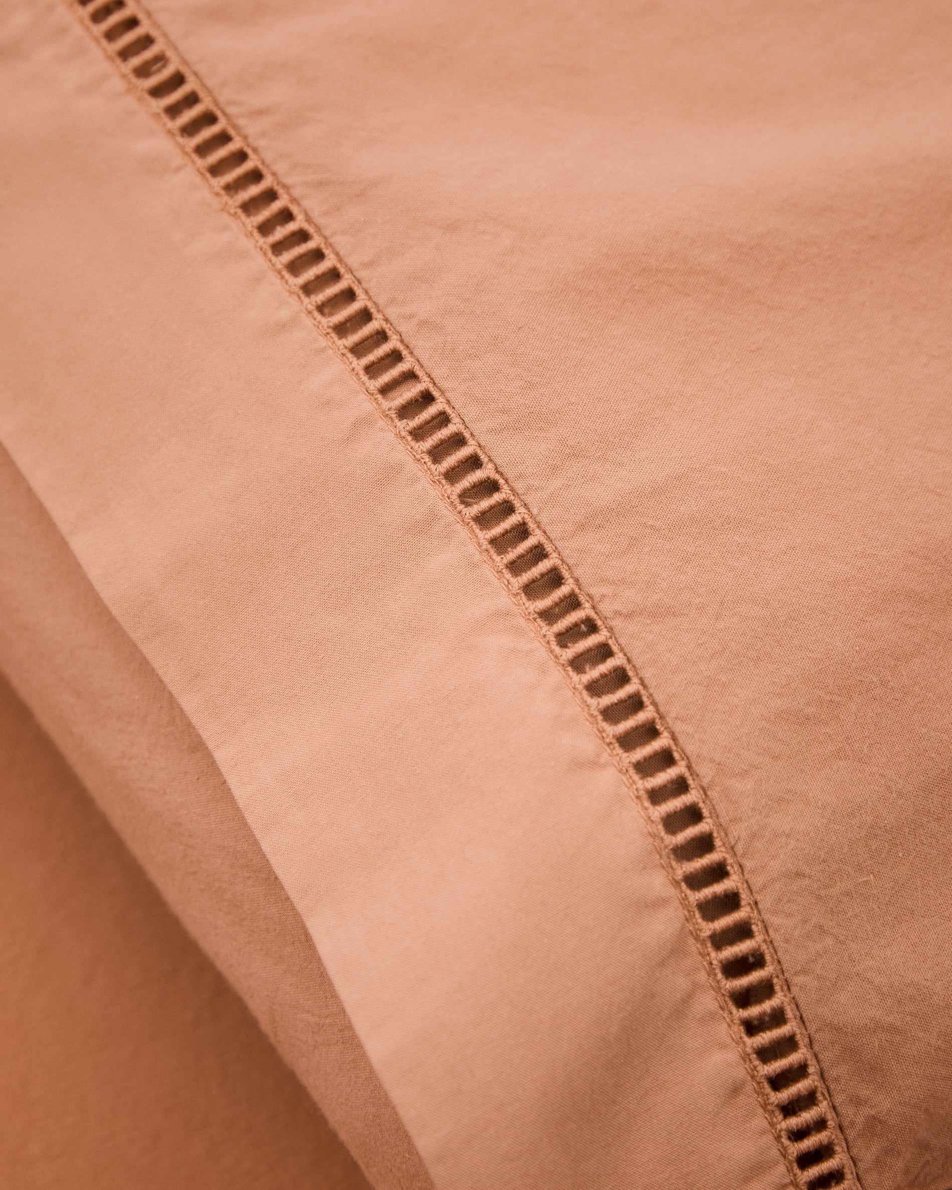 Caline Set of Duvet Cover and Pillowcases in 100% Percale Cotton Terracotta for 180 cm Bed - Detail