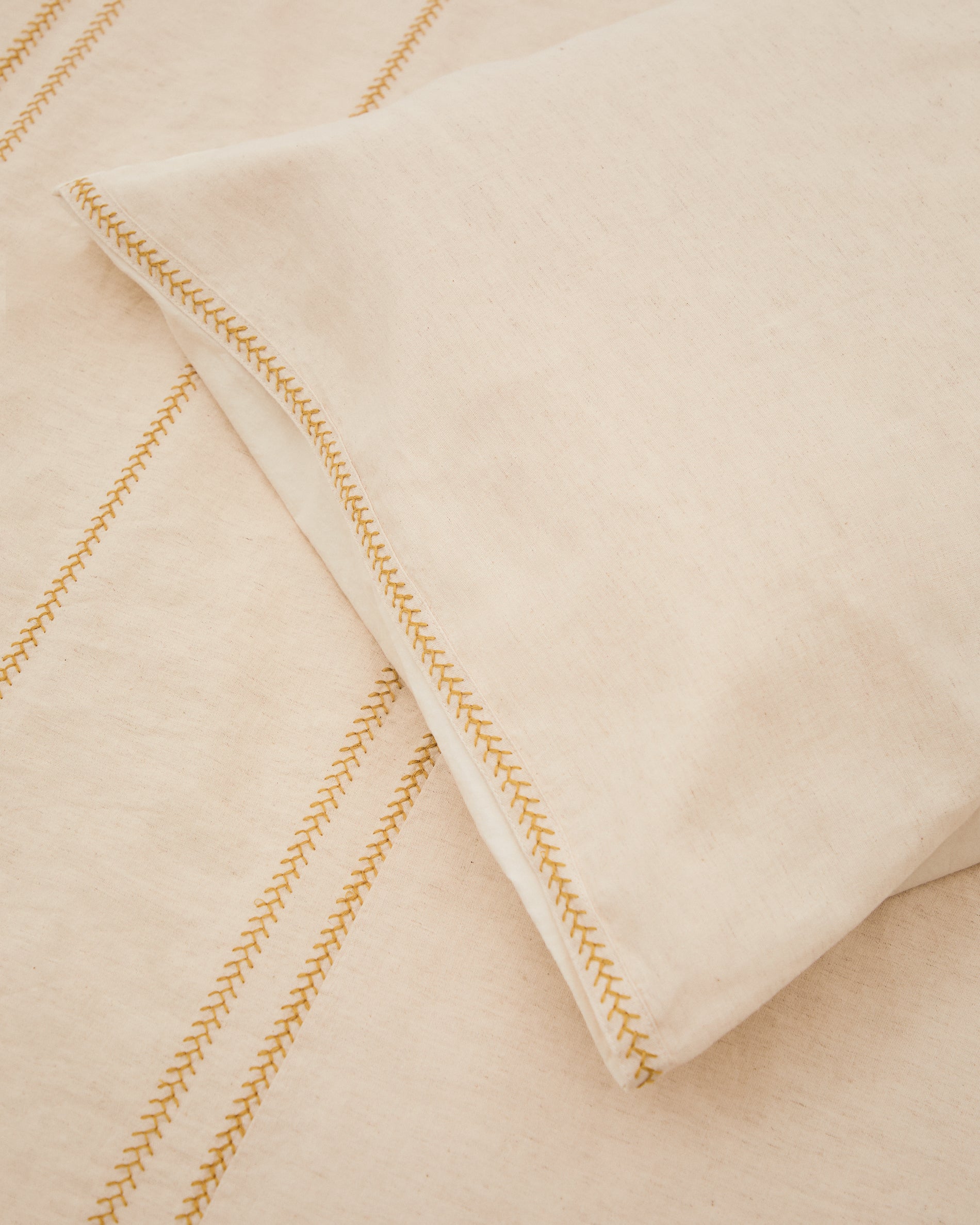 Linara Set of Duvet Cover and Pillowcases in Beige Cotton and Linen 90 cm Bed - Detail