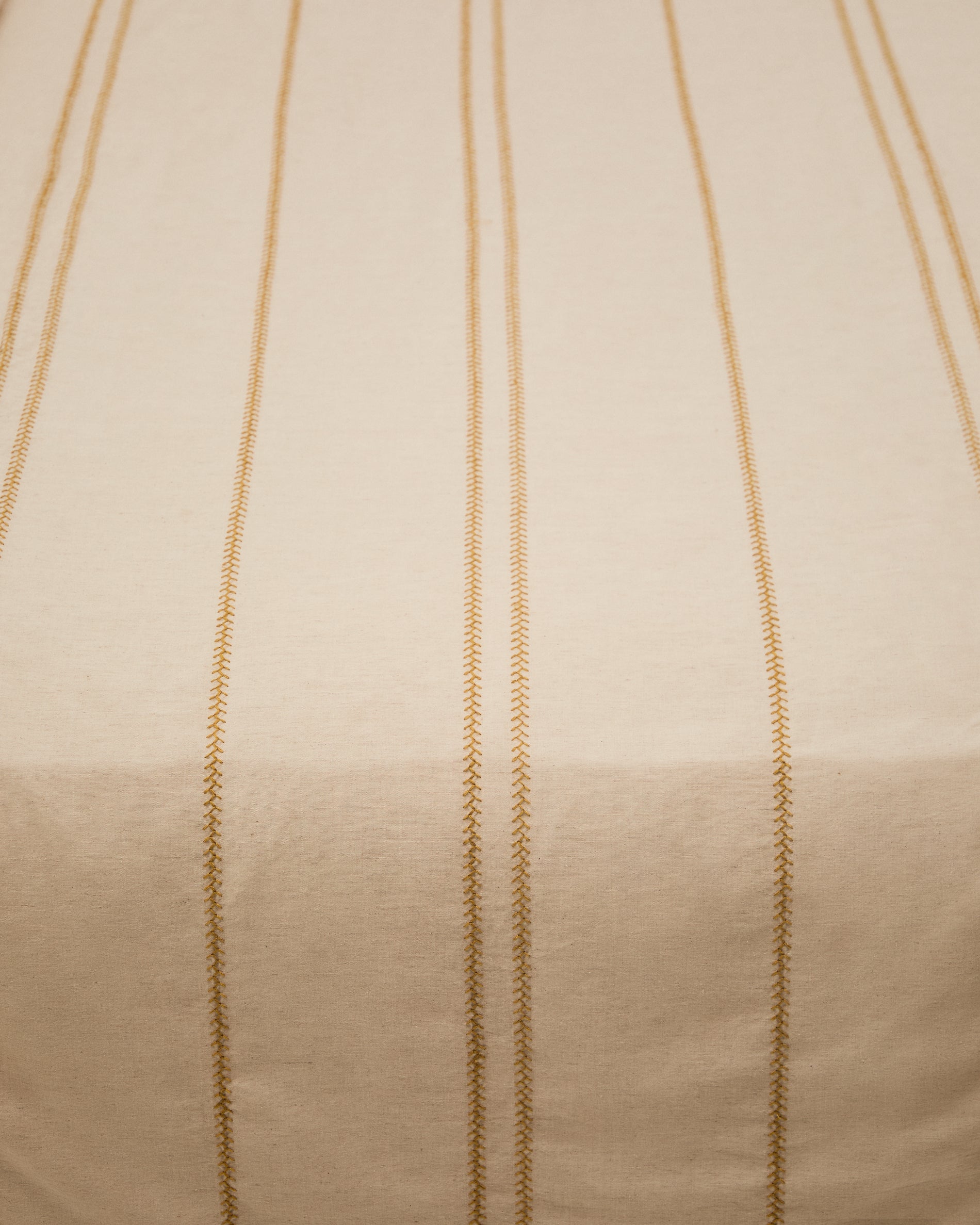 Linara Set of Duvet Cover and Pillowcases in Beige Cotton and Linen for 180cm Bed - Detail