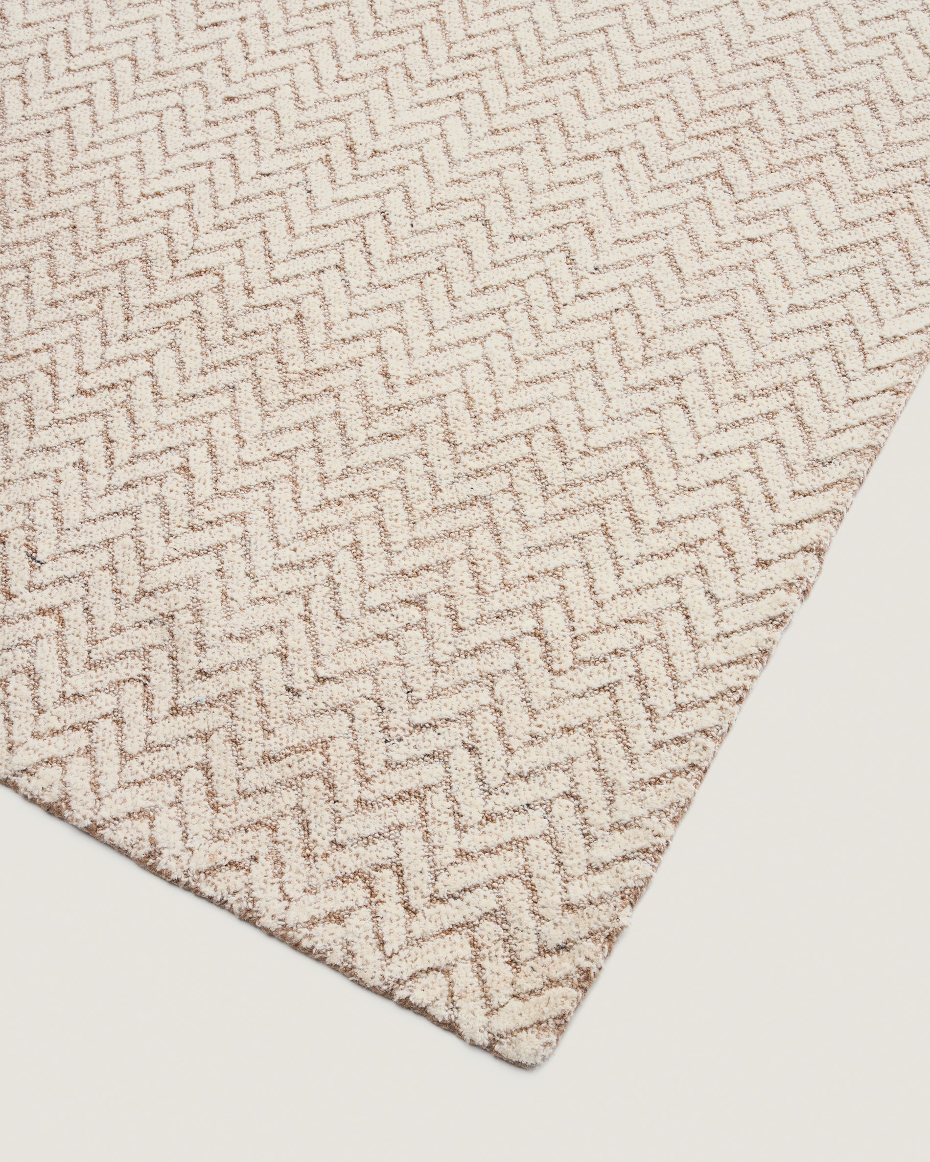 Calira beige woven jacquard wool rug 300 x 200cm - Detail
