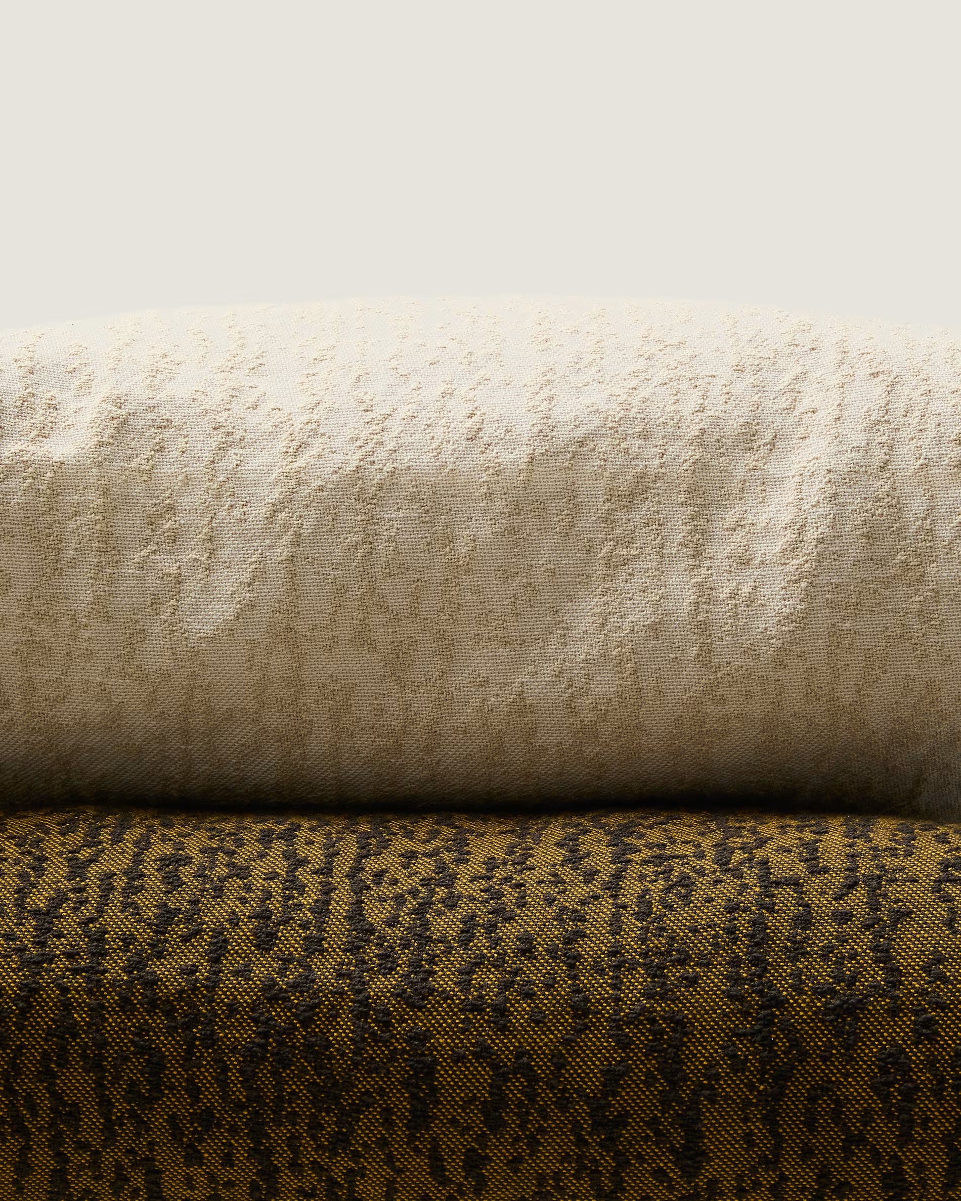Melien párnahuzat zöld pöttyös jacquard mintával, 50 x 50 cm