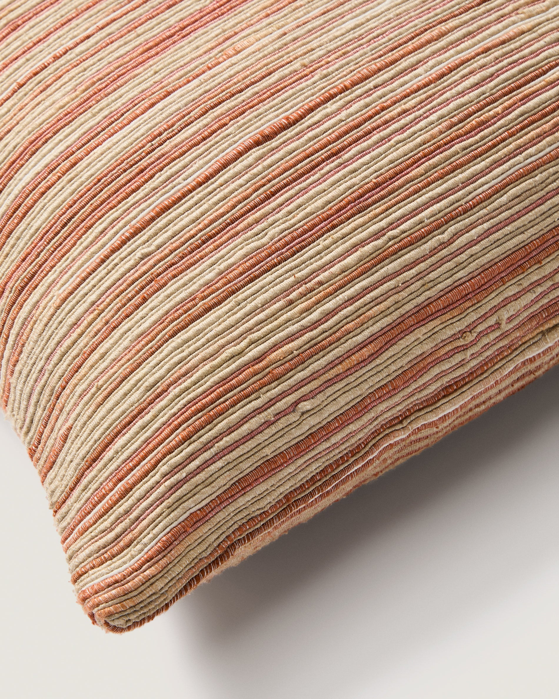 Zilora red and beige striped silk blend jacquard cushion cover 45 x 45cm - Detail