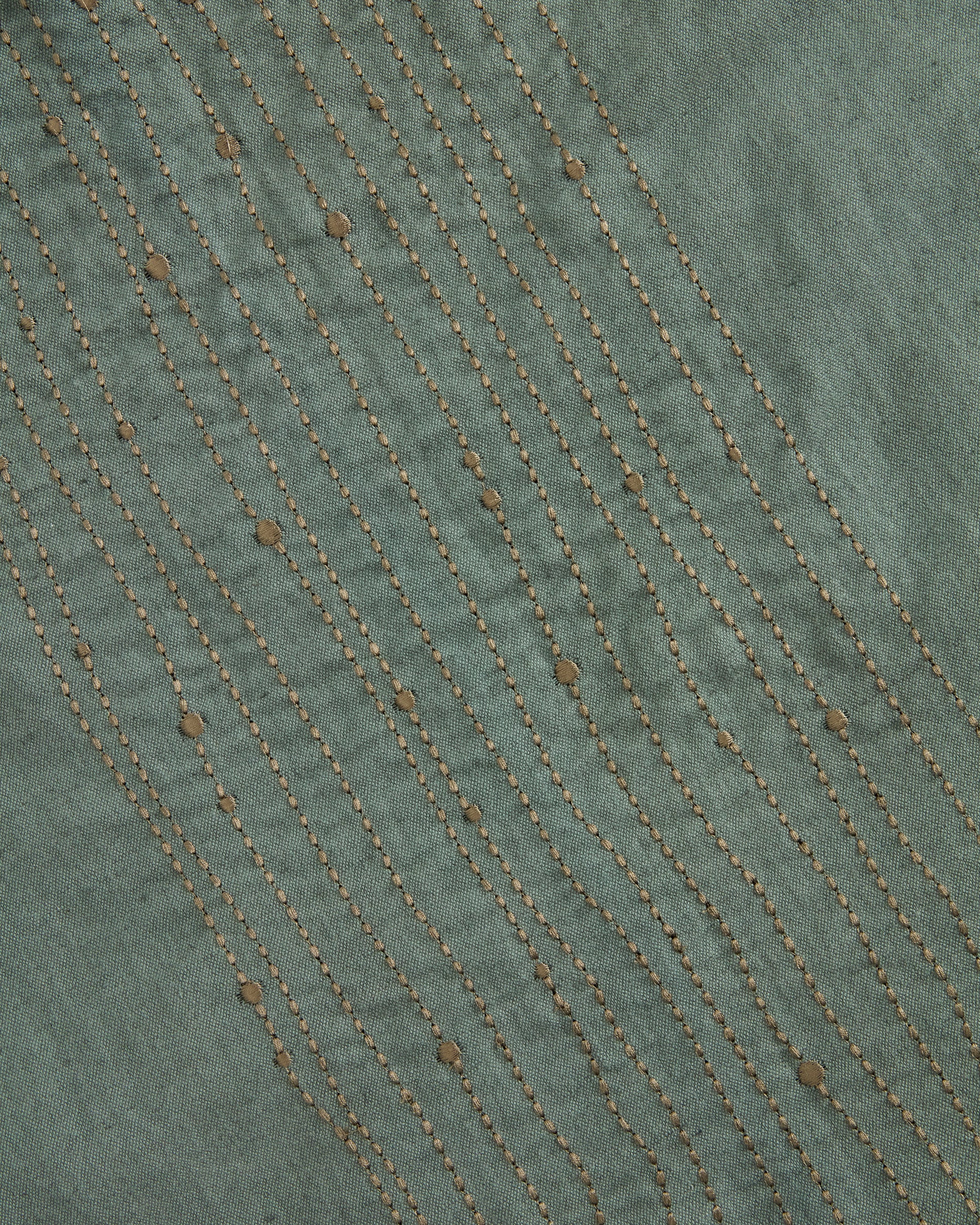 Flia green linen and cotton tablecloth with green lurex embroidery detail 150 x 250cm - Detail