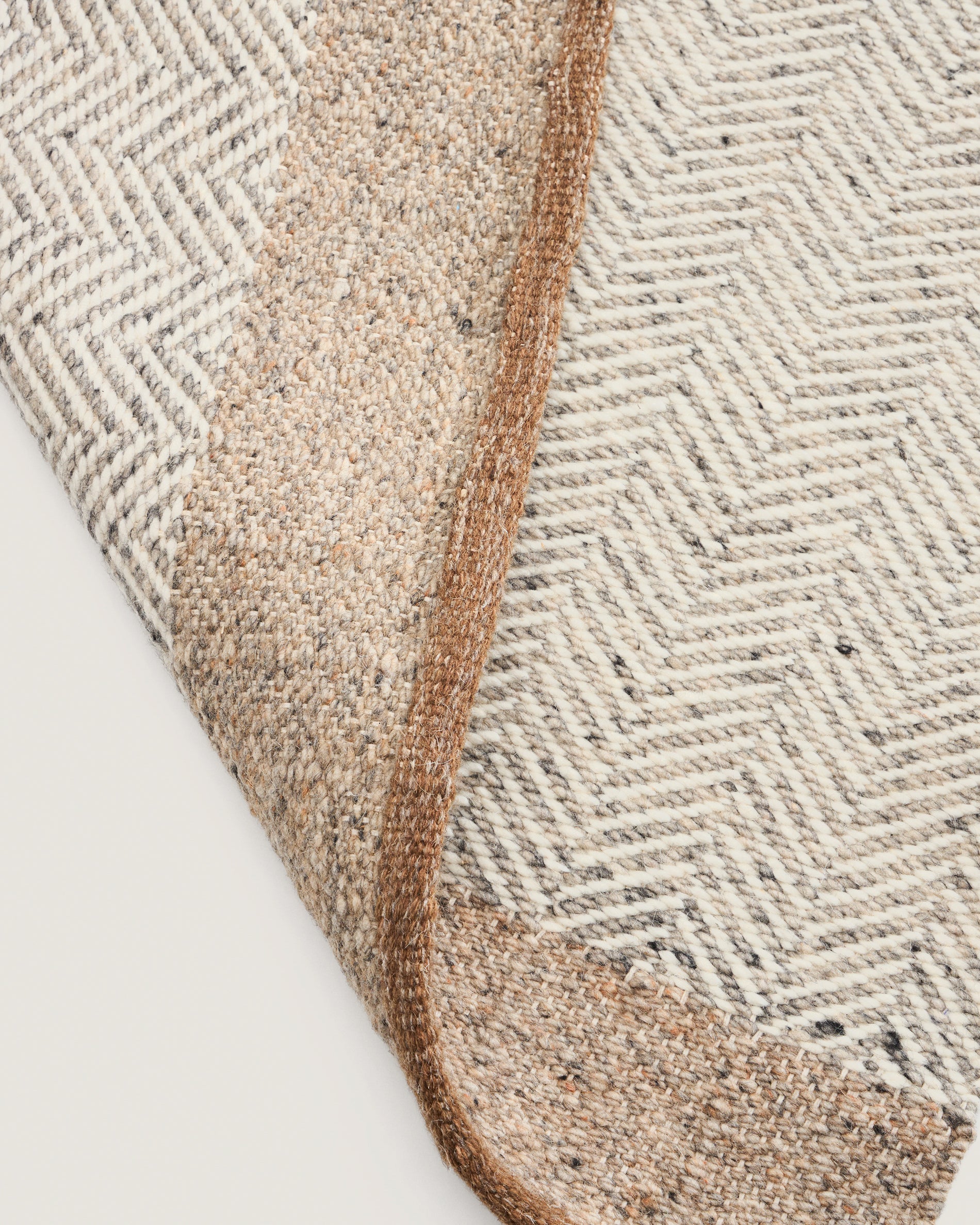 Nifelia beige wool jacquard runner rug 200 x 80cm - Detail