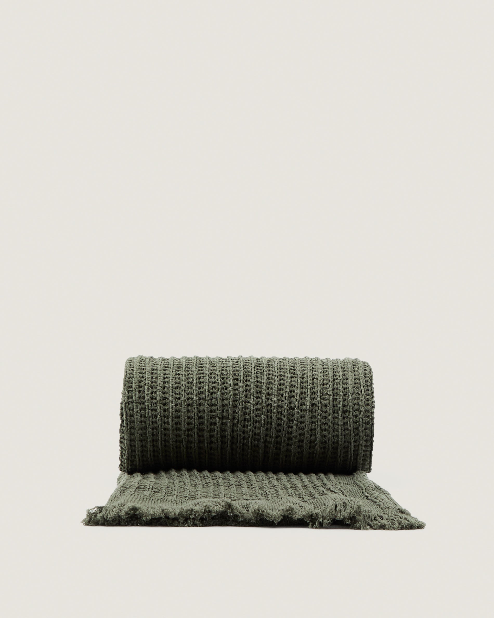Nulina 100% cotton waffle blanket in green 130 x 170 cm - Product View