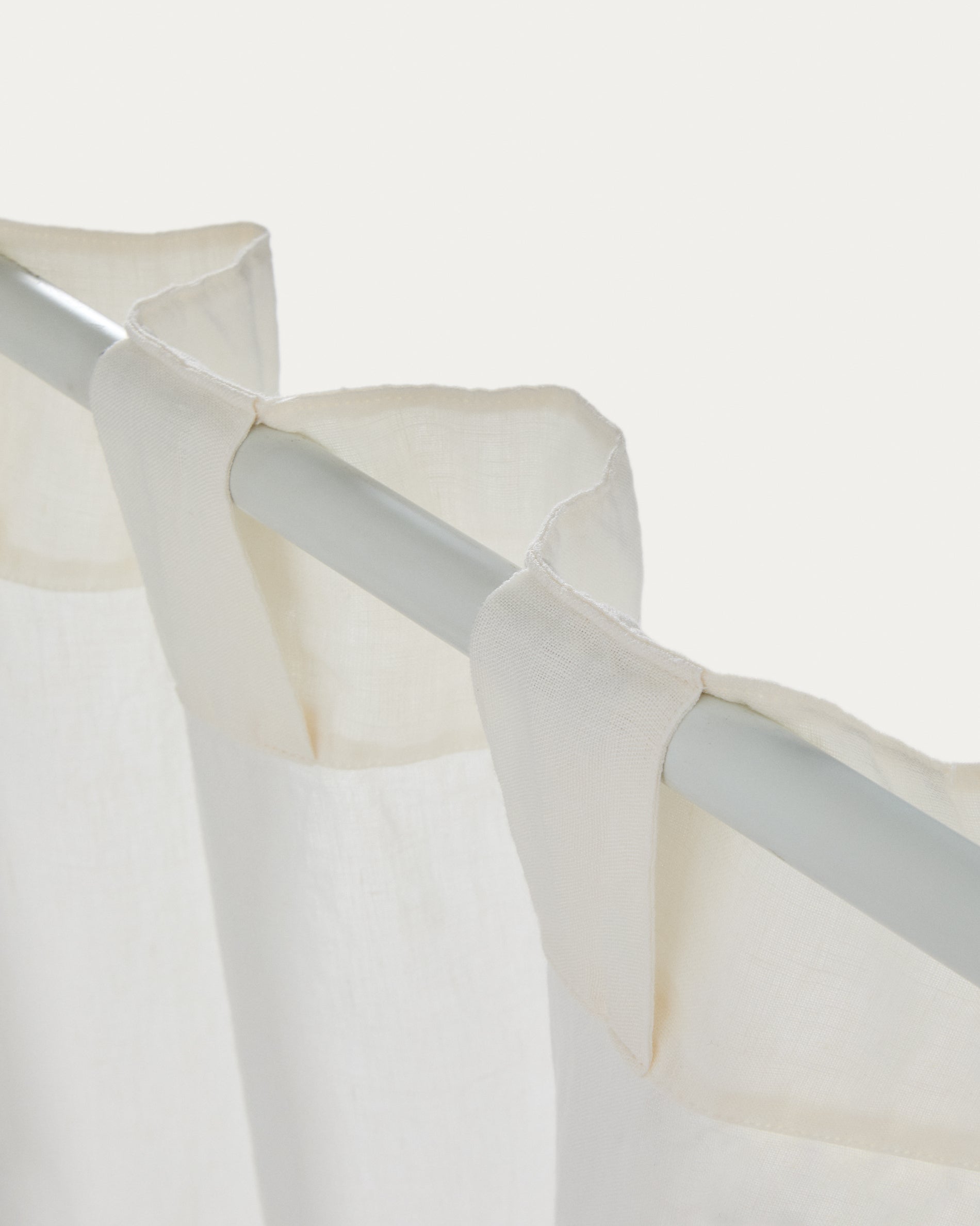 Nolira ecru cotton and linen curtain 140 x 270cm - Detail