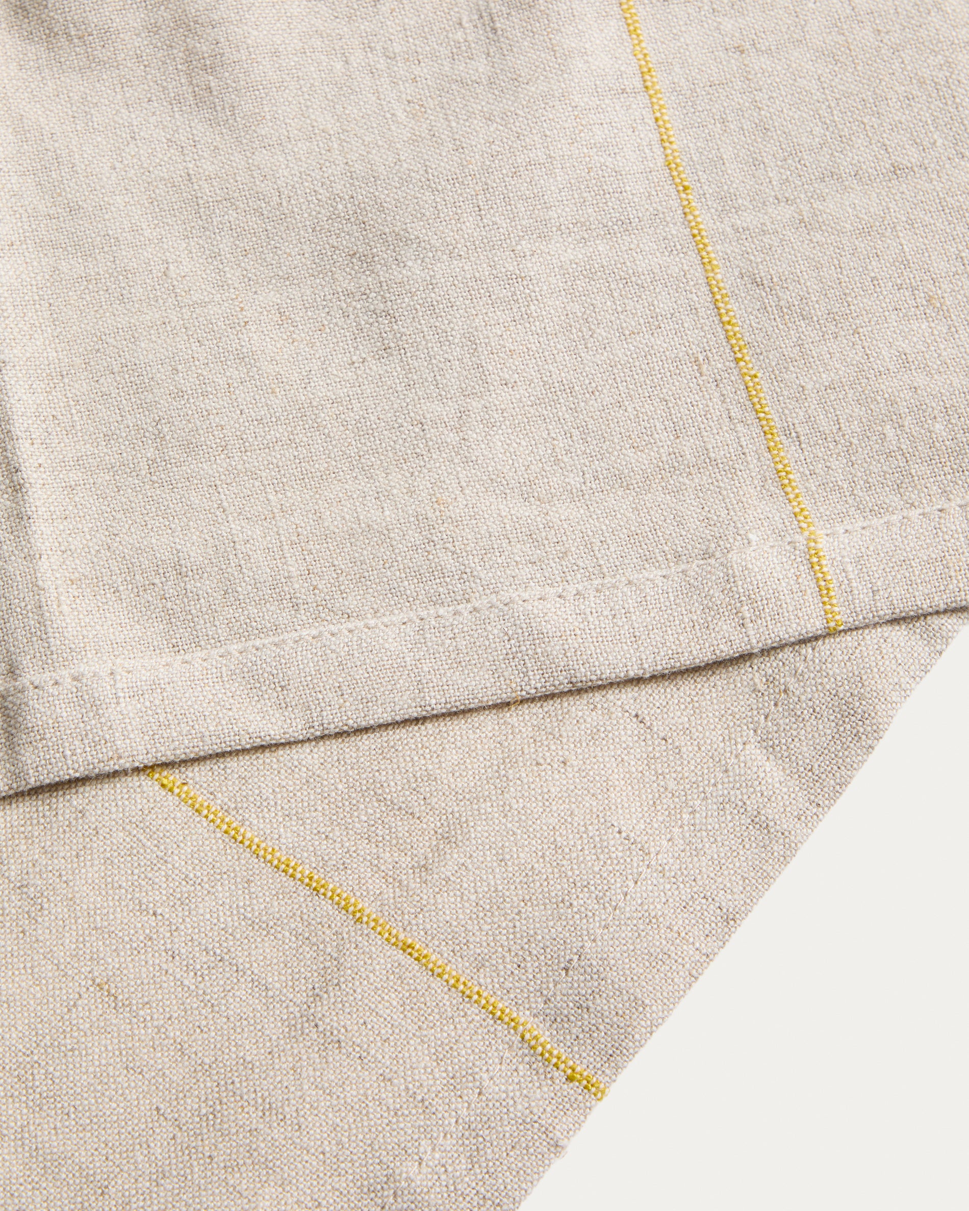 Ulaen beige cotton and linen table runner with yellow stripes 50 x 150cm - Detail