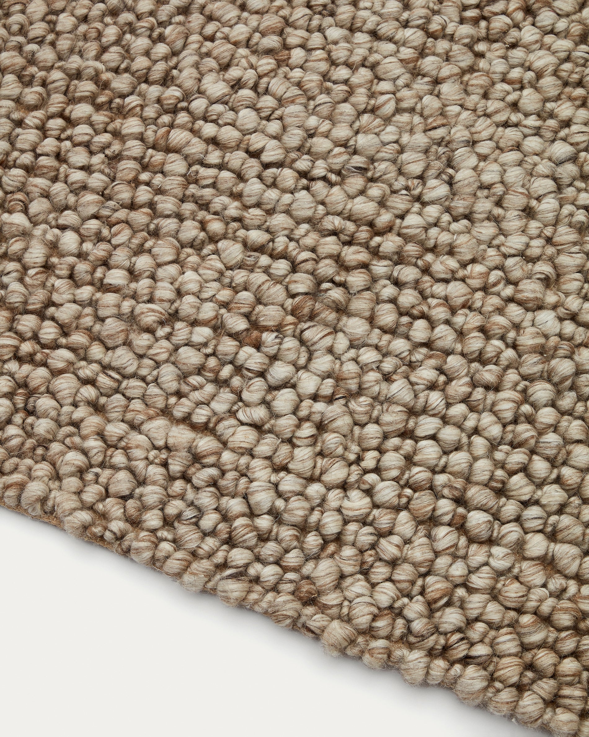 Lubrin rug in grey wool, 200 x 300 cm - Detail