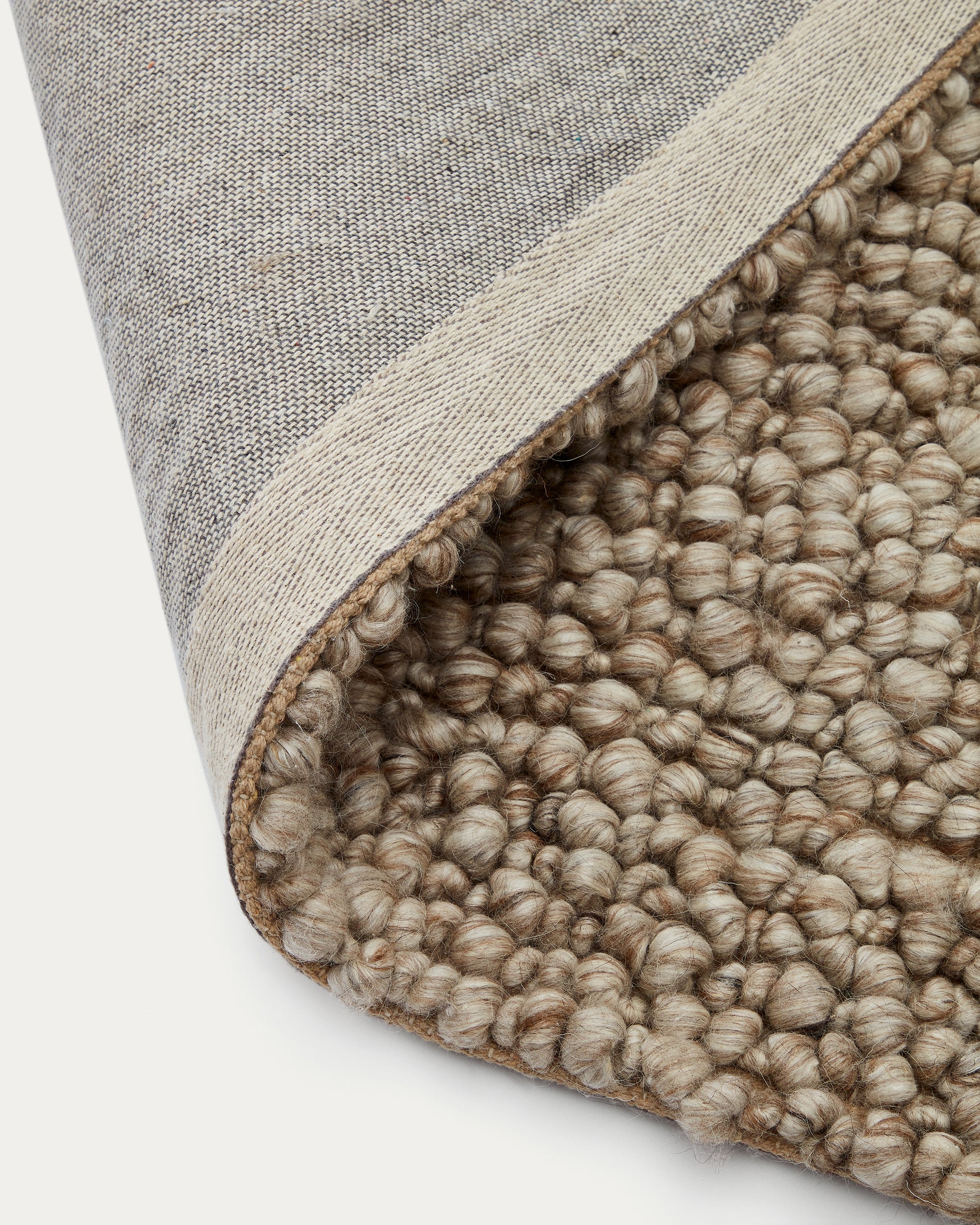 Lubrin rug in grey wool, 200 x 300 cm - Detail