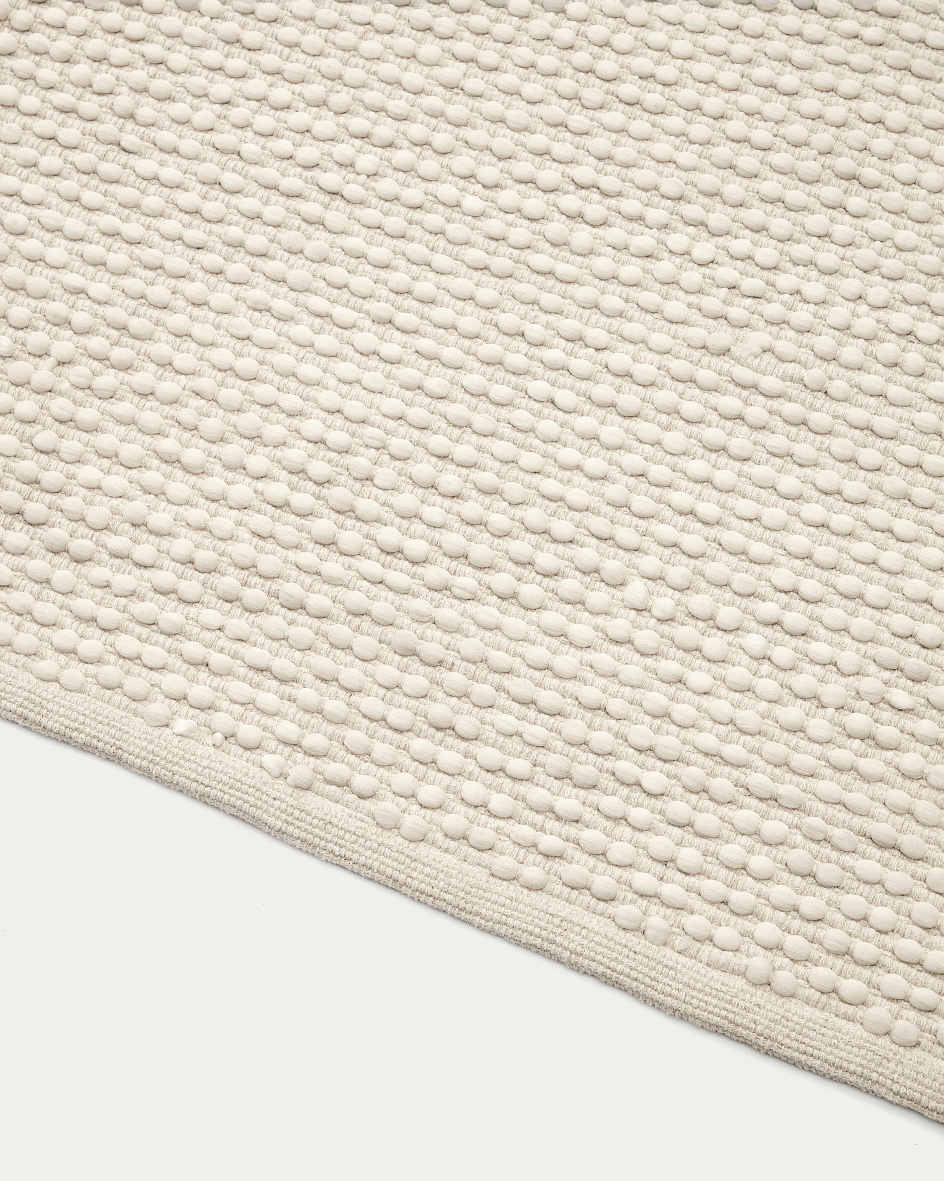 Mascarell rug, cotton and polyester in white, 200 x 300 cm - Detail