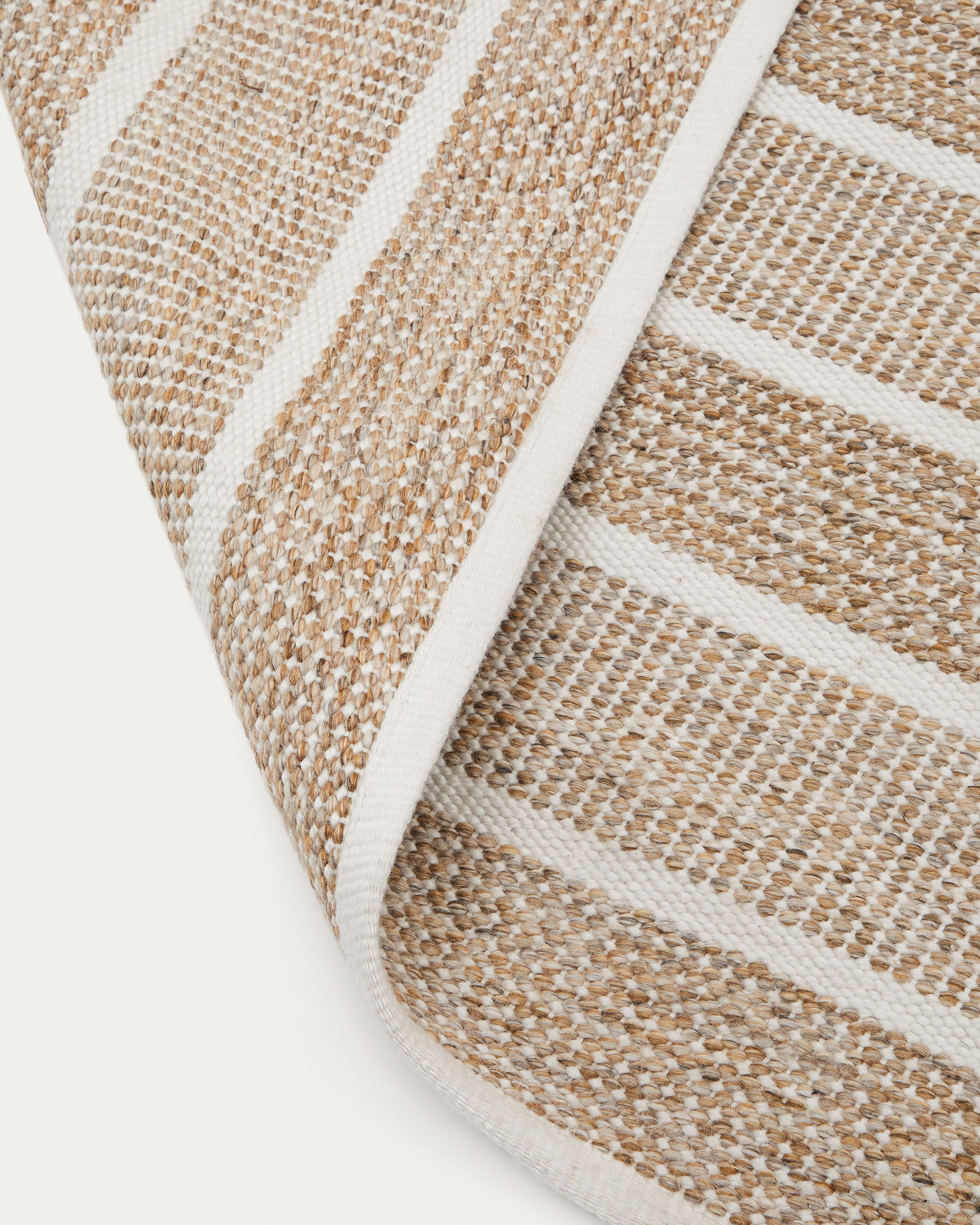 Desni beige rug 100% PET 200 x 300 cm - Detail