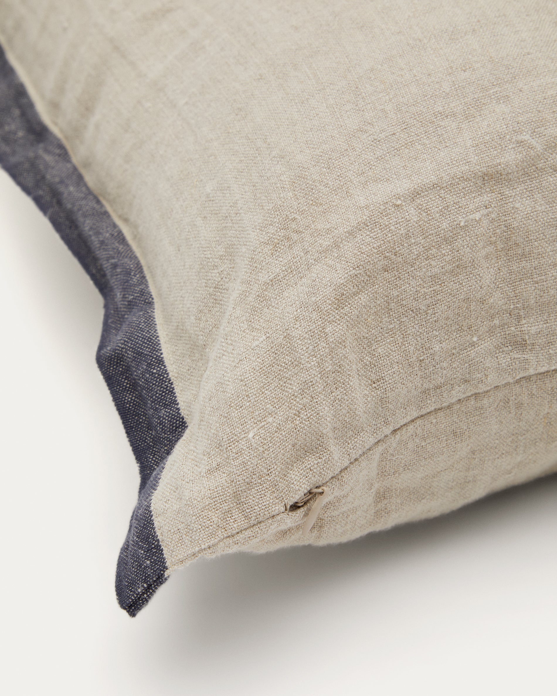 Suerta beige and blue cushion cover, 100% linen, 50 x 50 cm - Detail