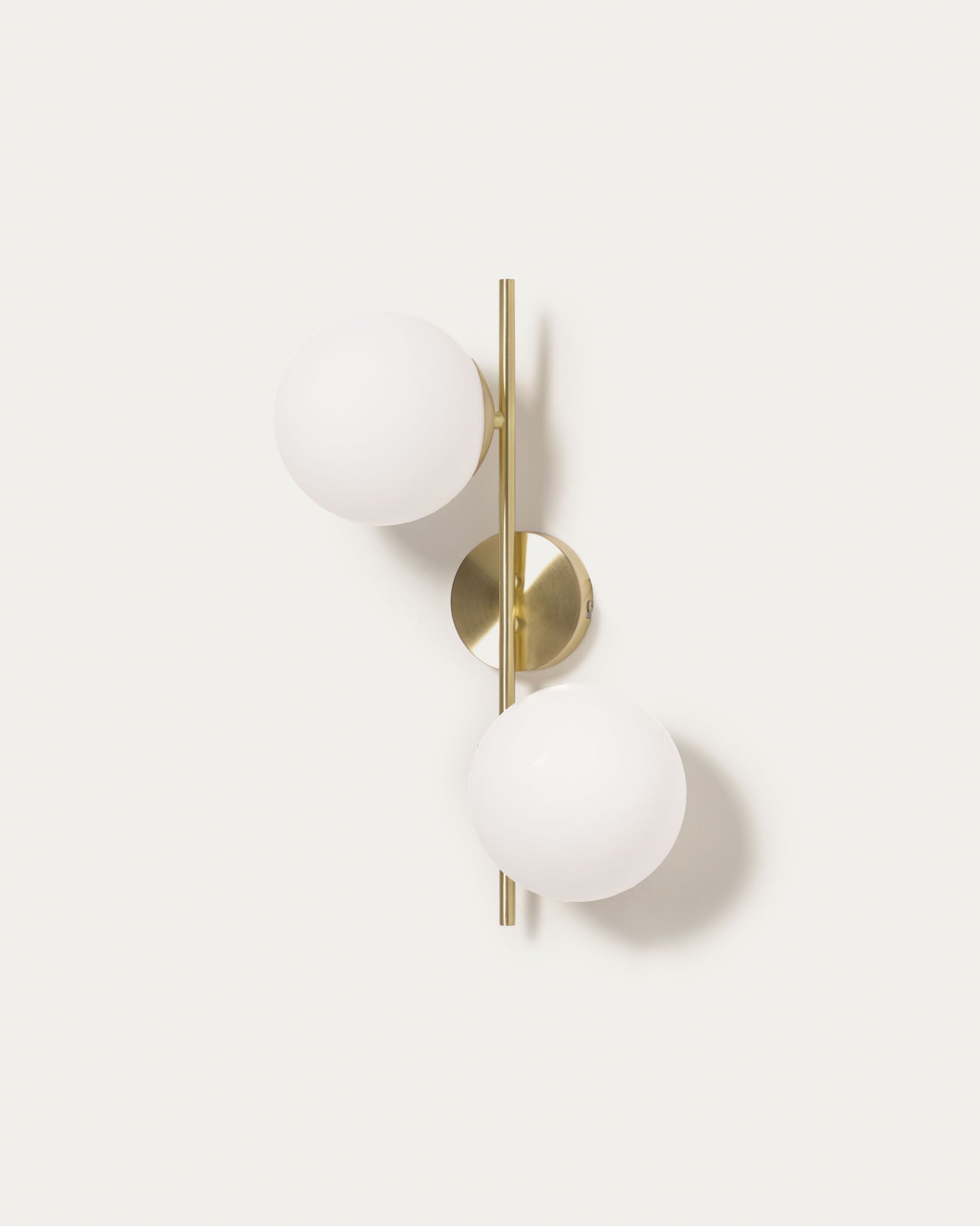 Mahala steel wall light with brass finish and two frosted glass spheres - Product View