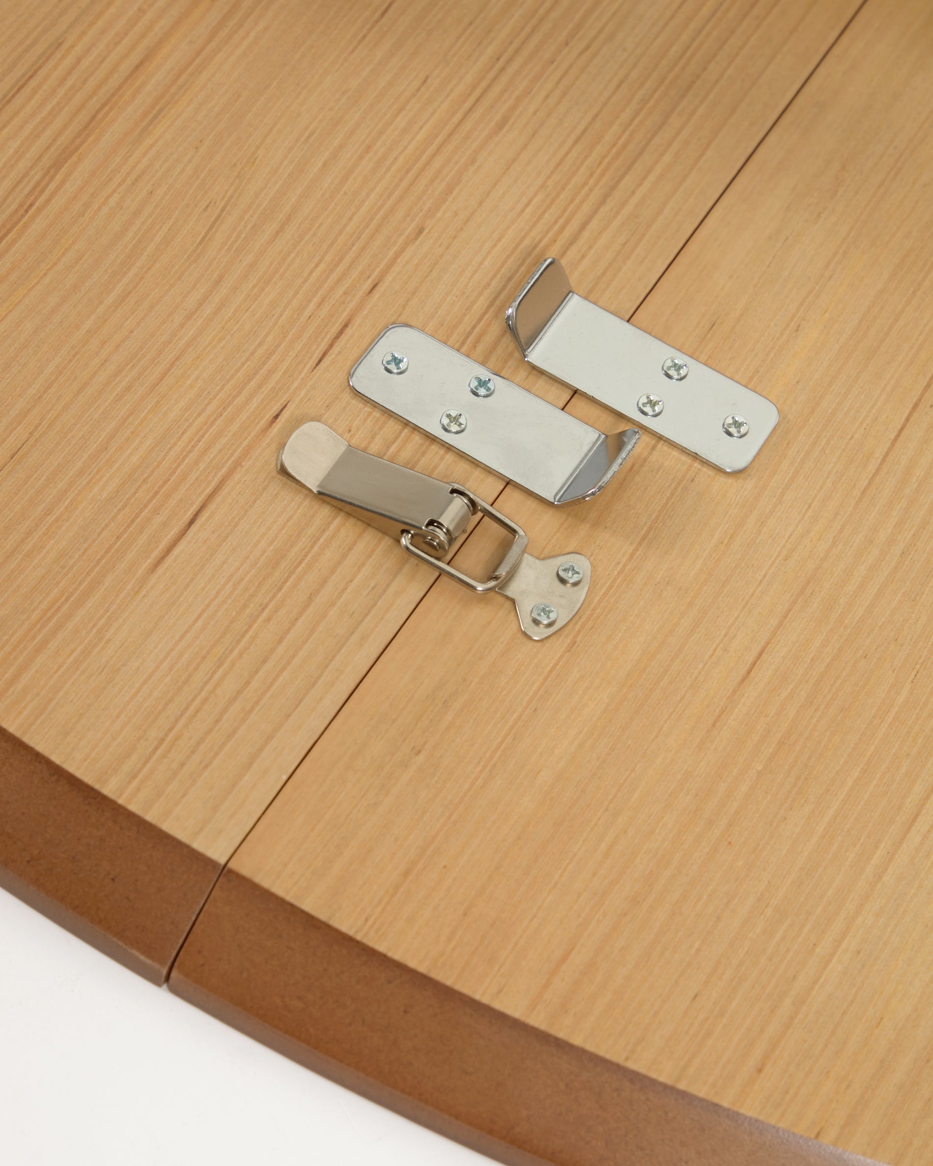 Oqui extendable oval table with an oak veneer and solid wood legs, Ø 120 (200) x 120 cm - Detail