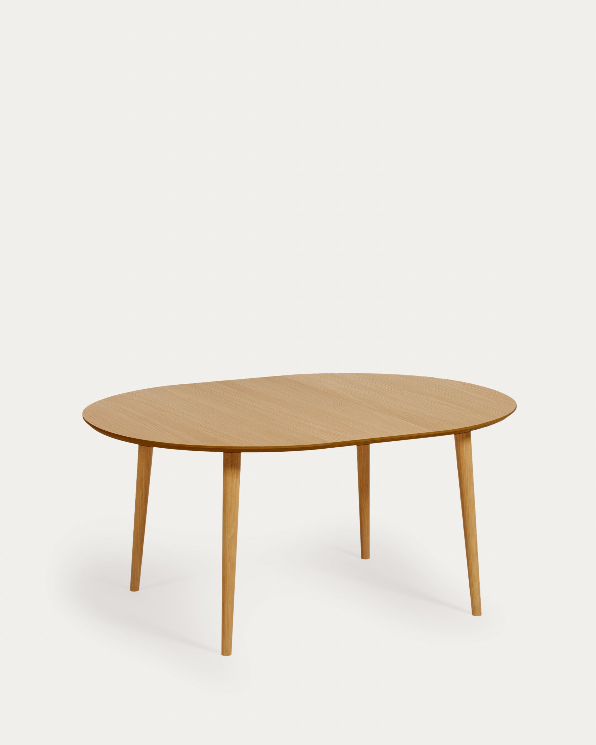 Oqui extendable oval table with an oak veneer and solid wood legs, Ø 120 (200) x 120 cm - Product View