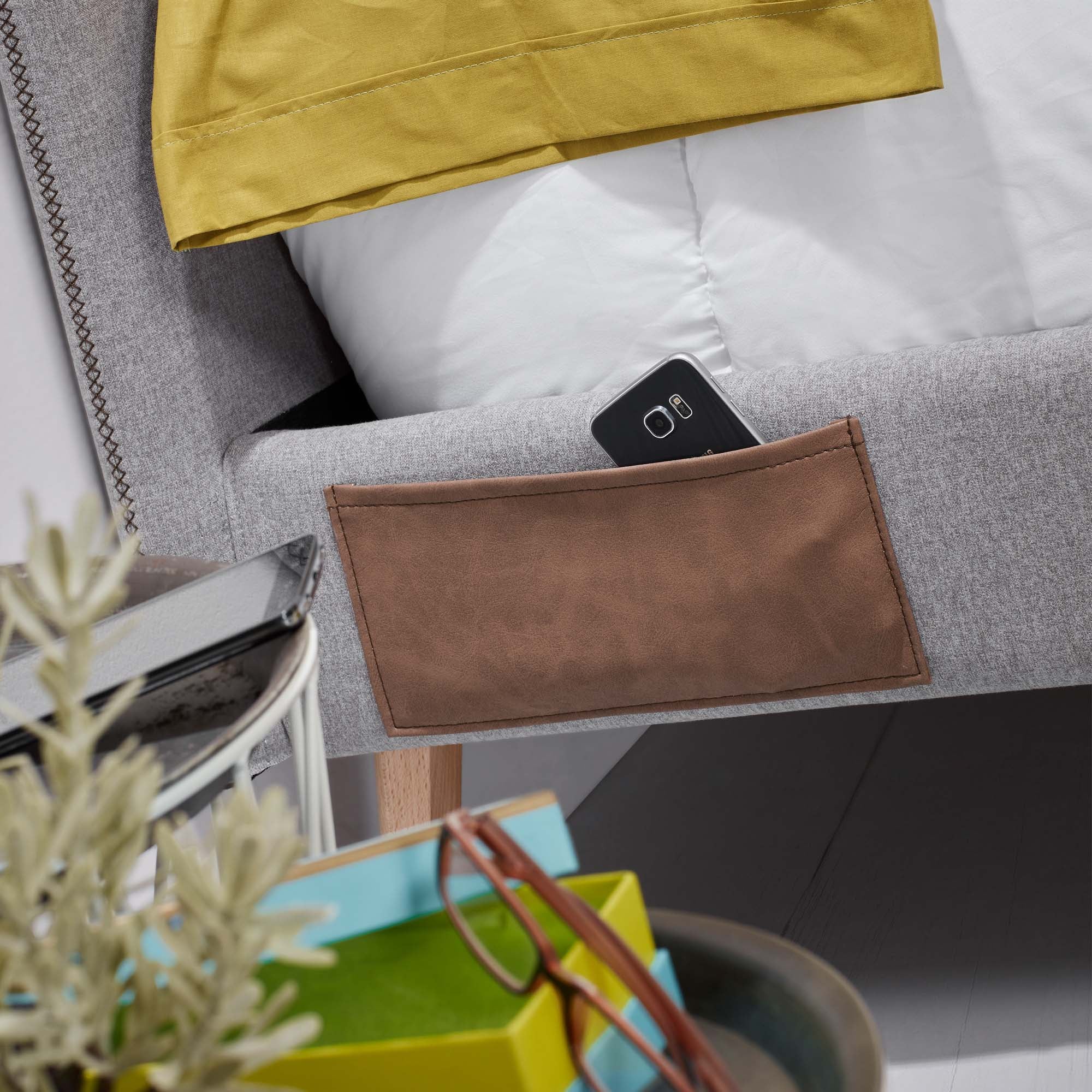 Dyla bed with removable cover in light grey, with solid beech wood legs for a 90 x 190 cm mattress - Lifestyle