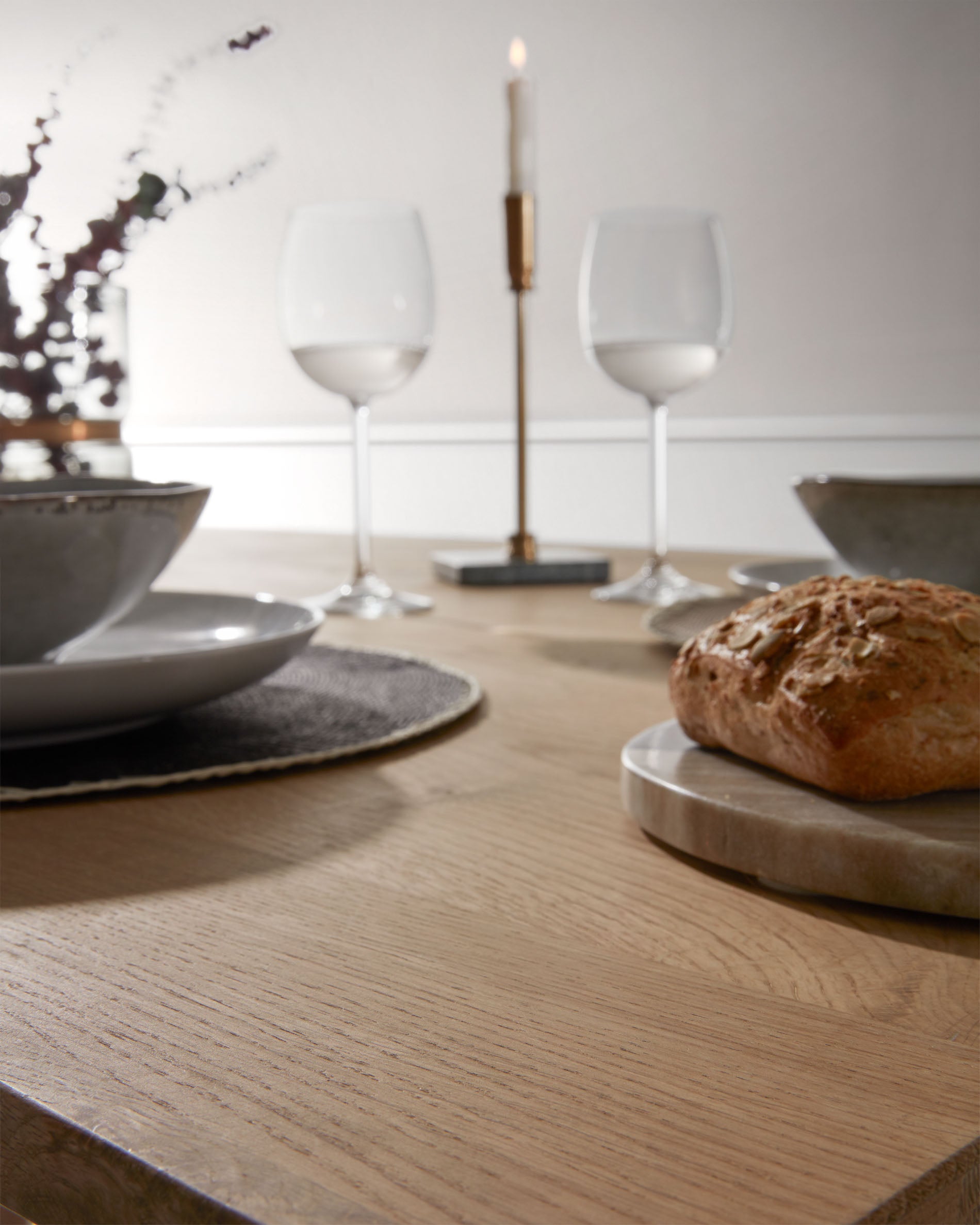 Armande oak veneer table with white wash finish 200 x 100 cm - Lifestyle