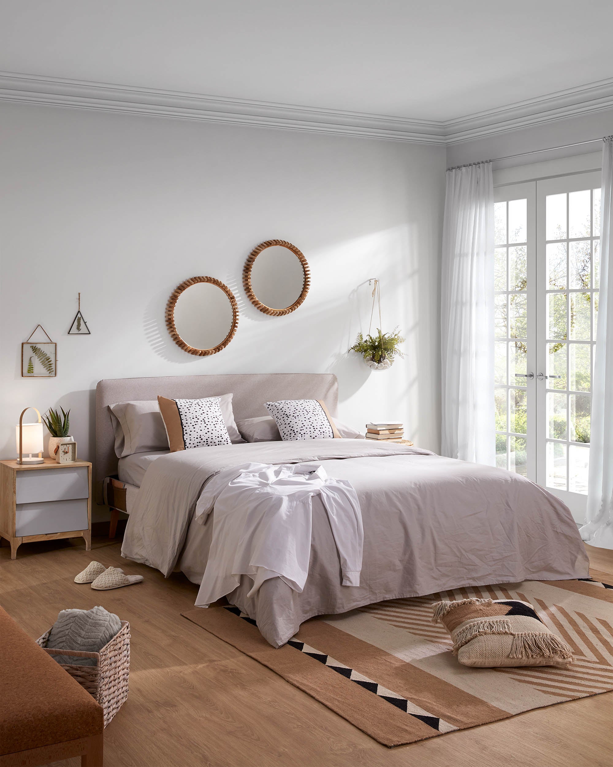Dyla bed cover for a 150 x 190 cm mattress in beige - Lifestyle