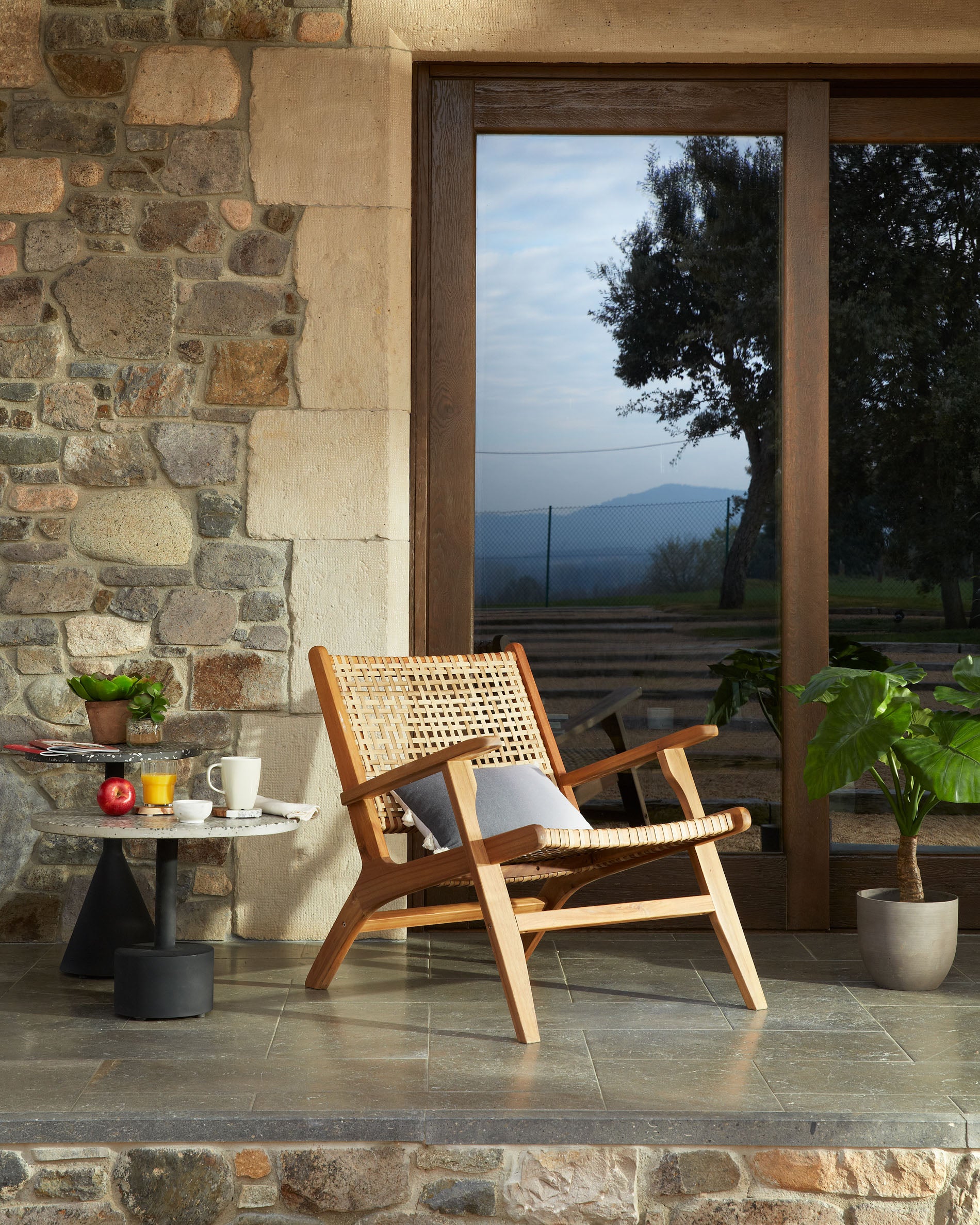 Grignoon chair, made from solid acacia wood and woven wicker FSC 100% - Lifestyle