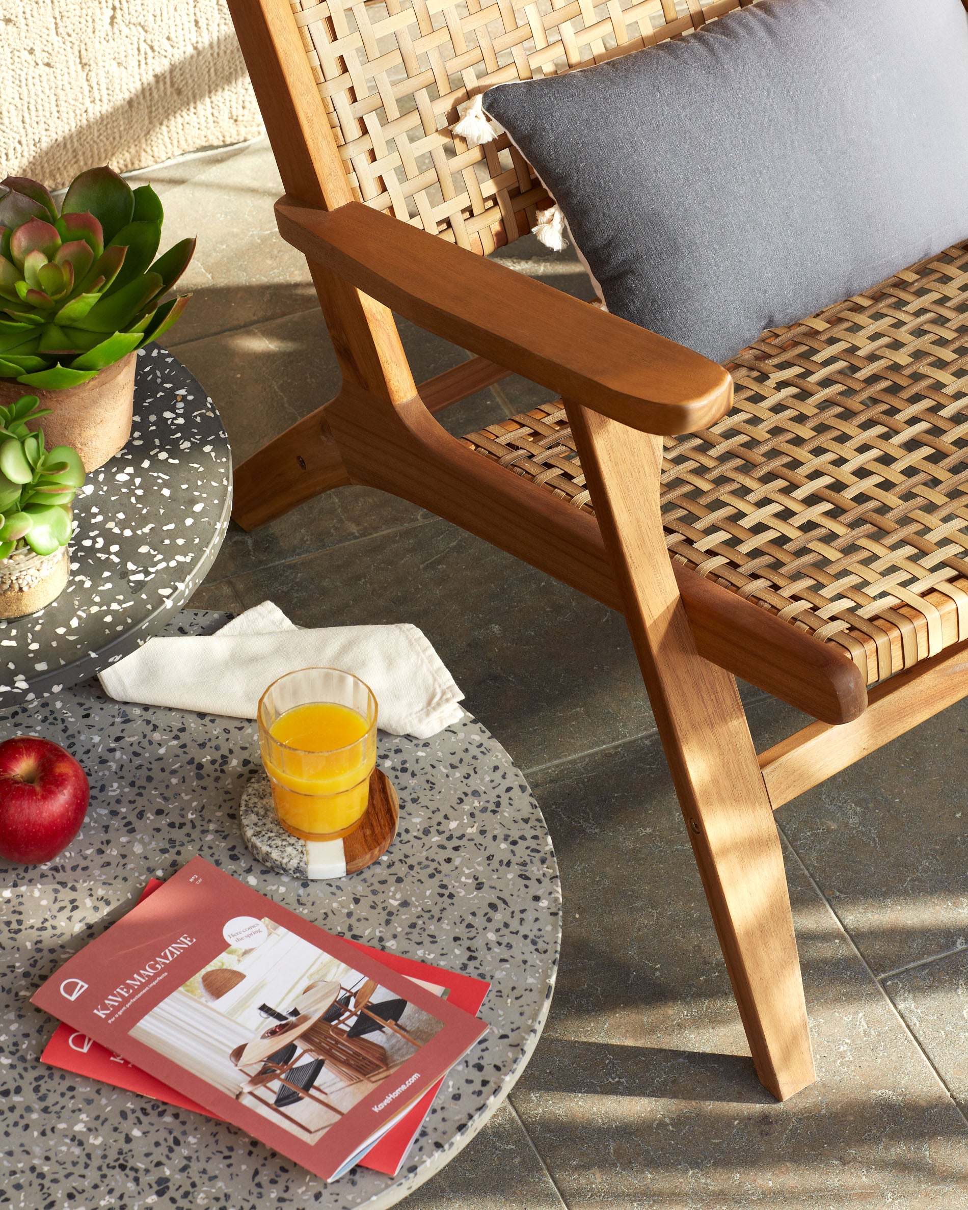 Grignoon chair, made from solid acacia wood and woven wicker FSC 100% - Lifestyle