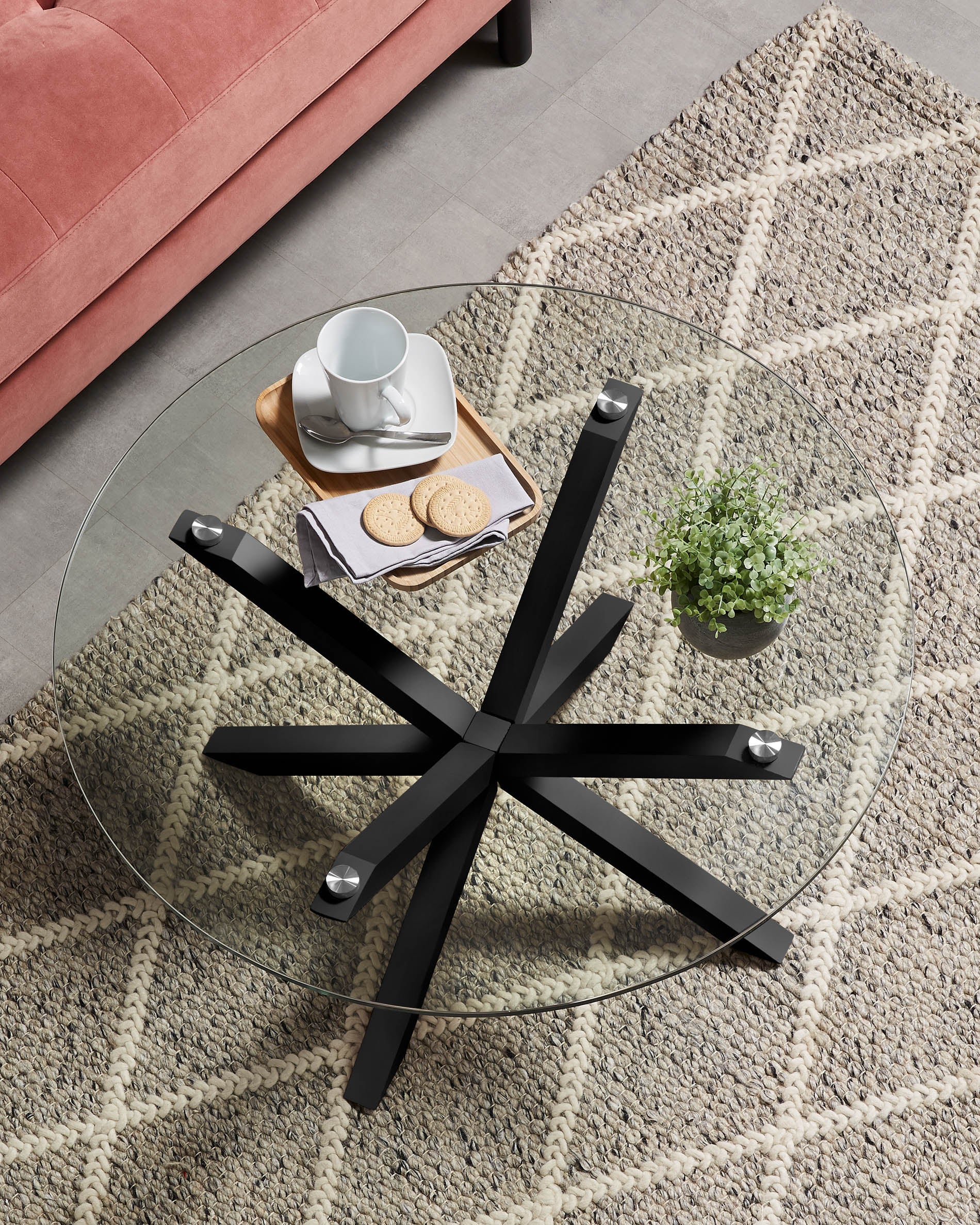 Argo coffee table glass black Ø 82 cm - Lifestyle