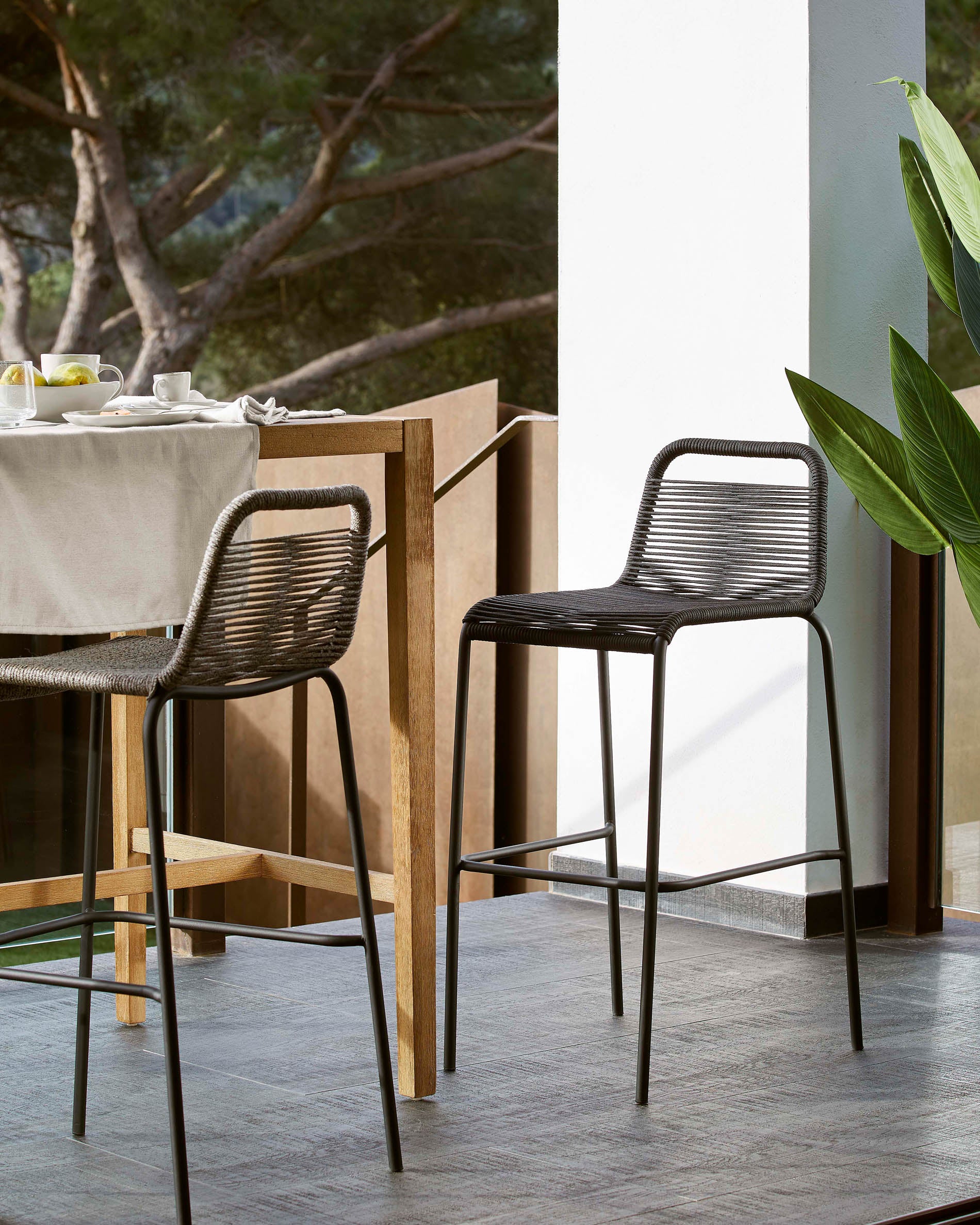 Lambton stackable stool in black rope and black finish steel, 74 cm - Lifestyle