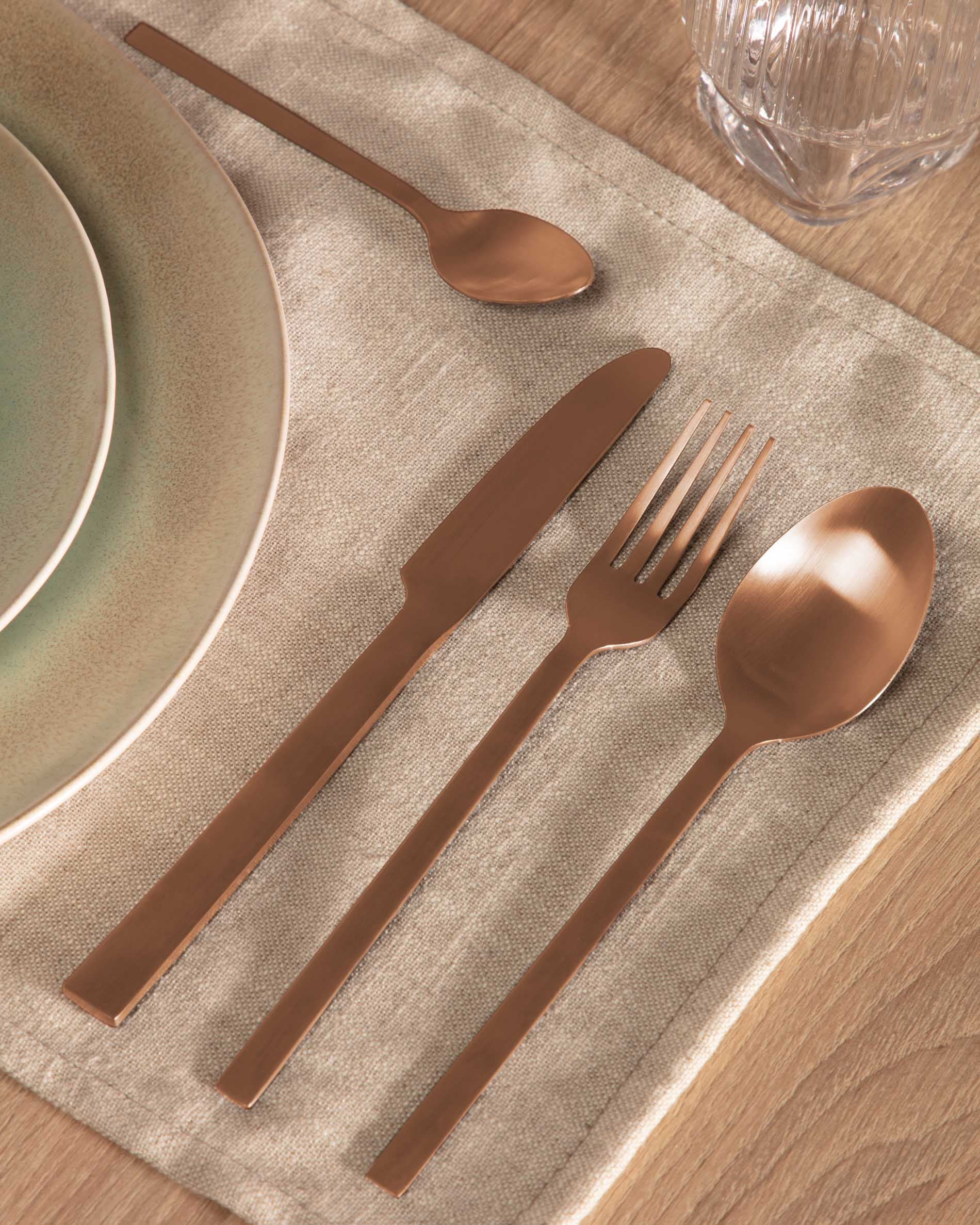 Kelda 16-piece cutlery set rose gold - Lifestyle