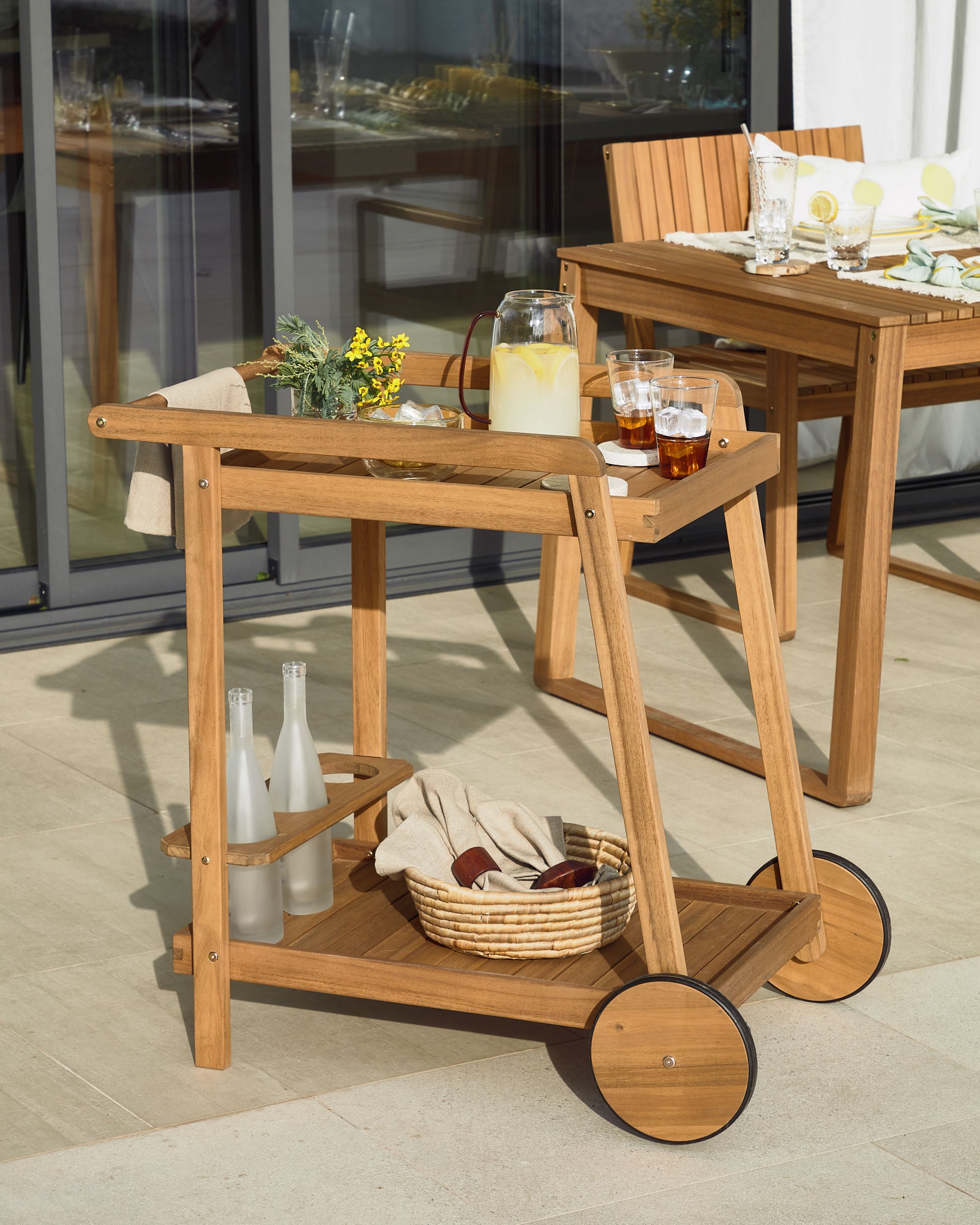 Felisa solid acacia hostess trolley FSC 100% - Lifestyle