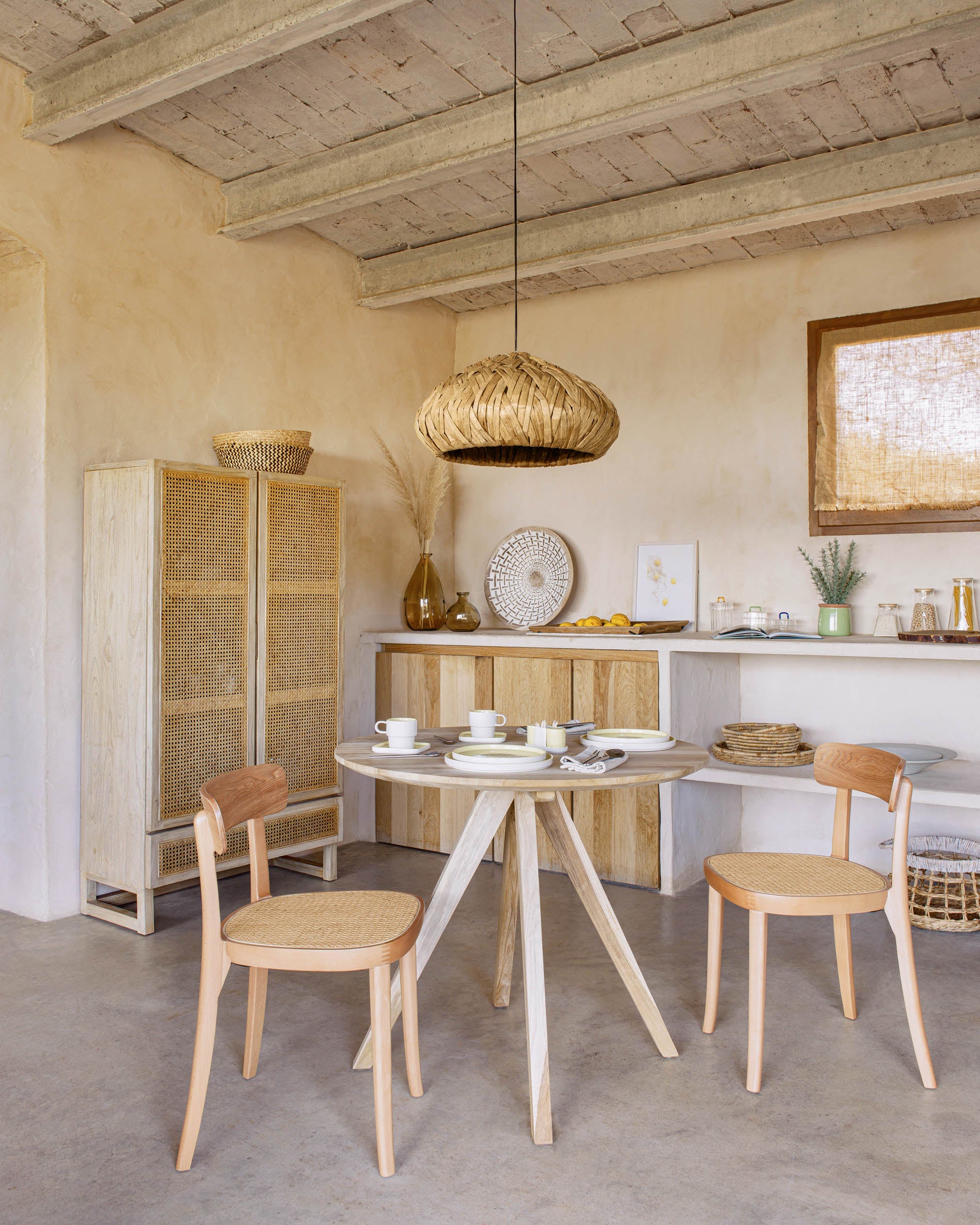 Romane chair in solid beech with natural finish, ash veneer and rattan - Lifestyle