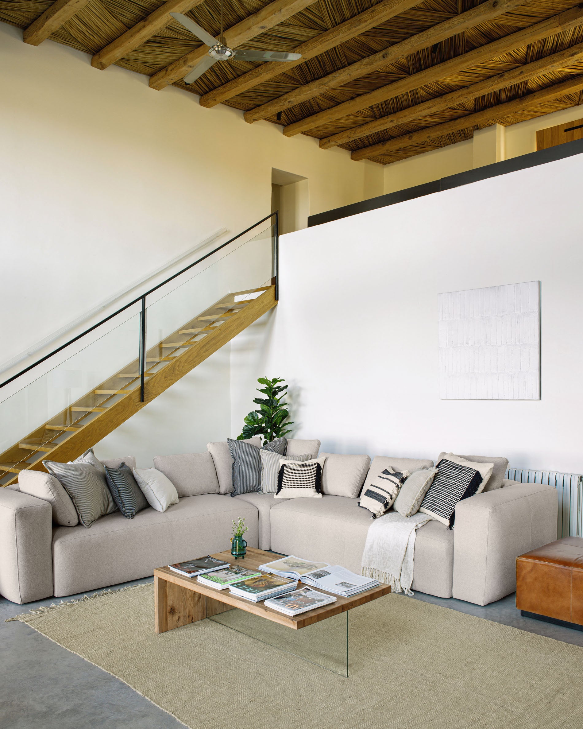 Tulsi coffee table 120 x 70 cm - Lifestyle