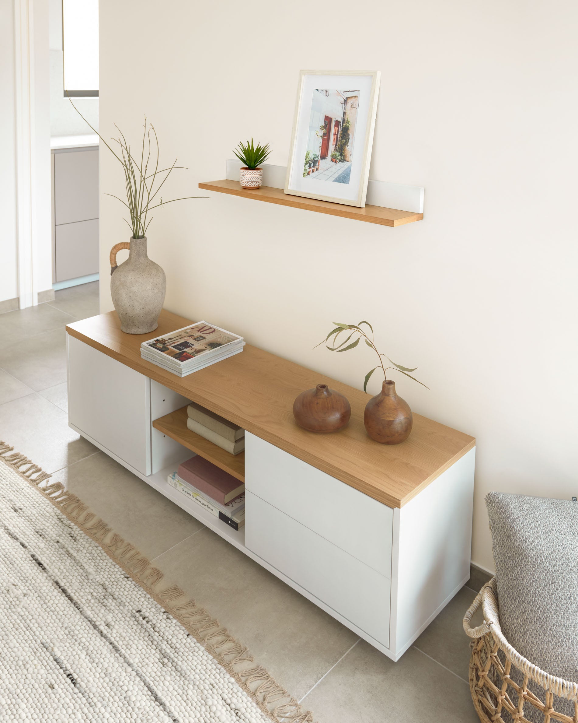 Abilen shelf in oak veneer and white lacquer 80 x 15 cm FSC 100% - Lifestyle