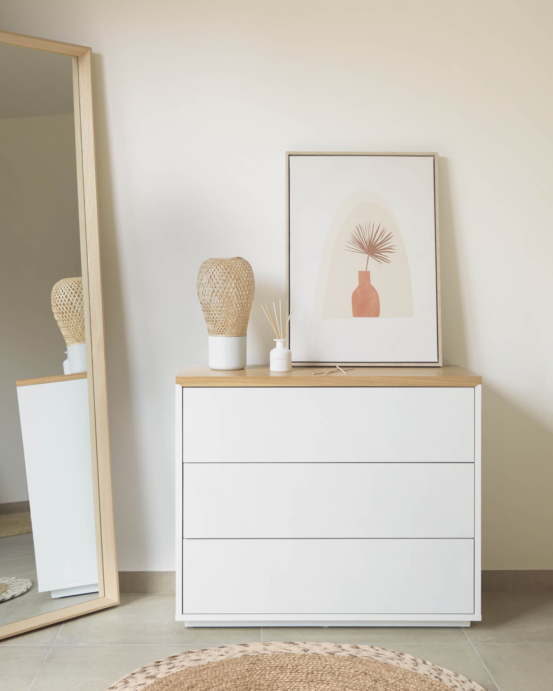 Abilen 3-drawer oak veneer and white lacquer chest of drawers 90 x 75 cm FSC 100% - Lifestyle