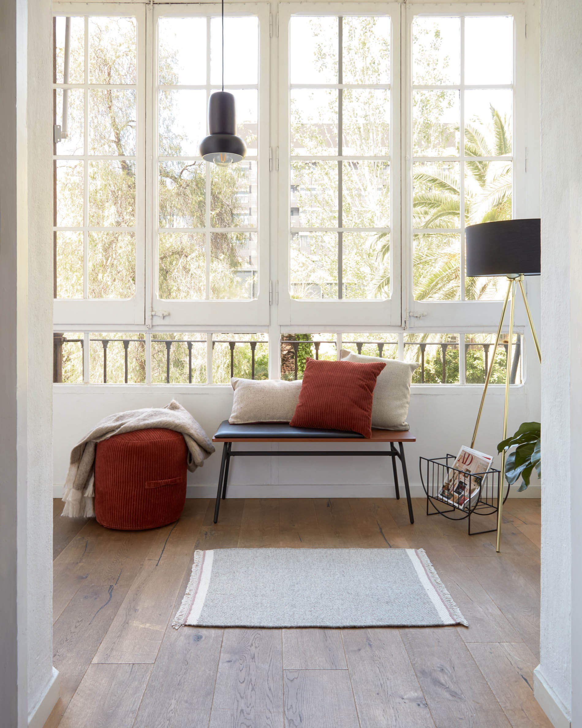 Carabel bench in steel and walnut veneer, 100 cm - Lifestyle