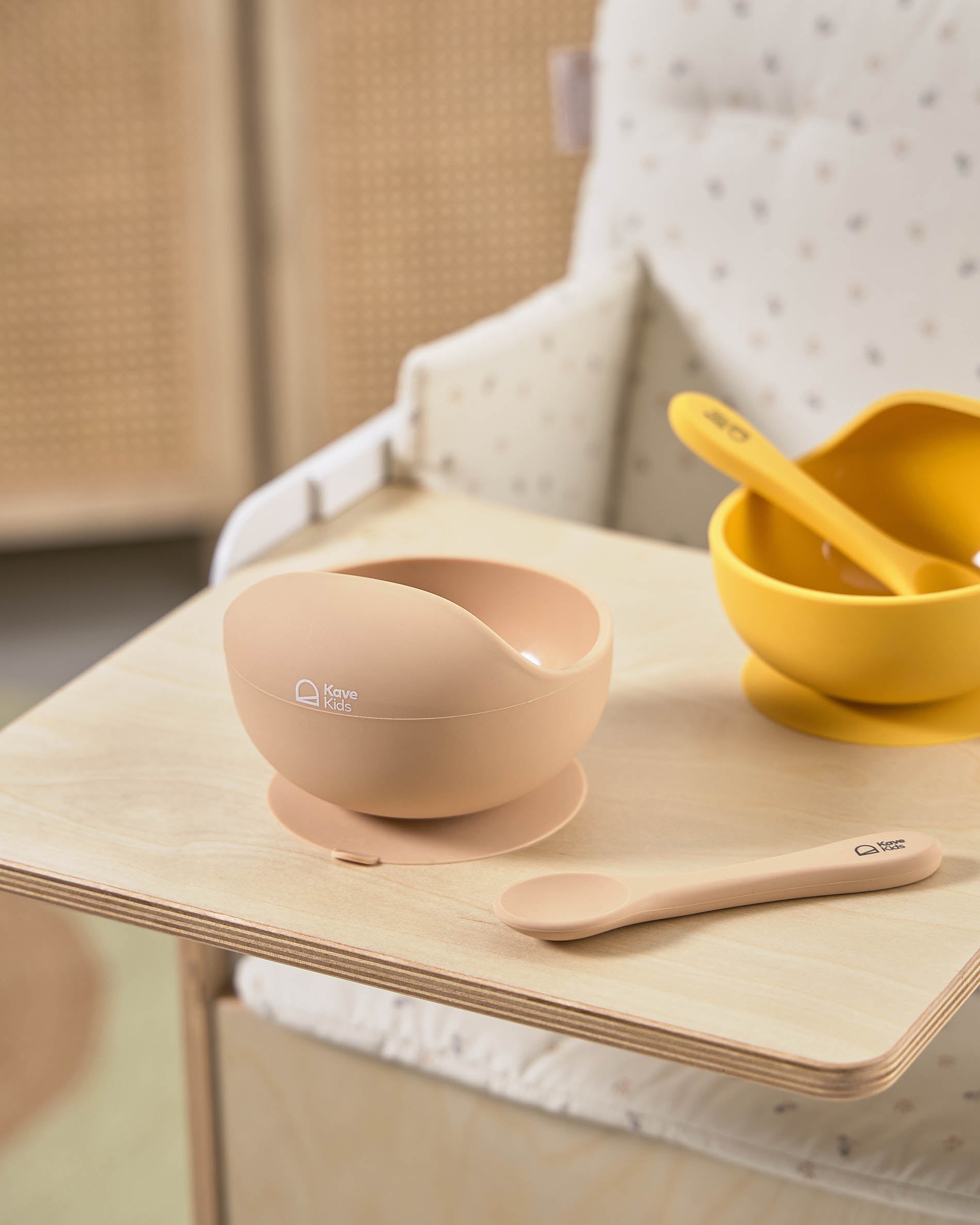 Tray for the Nuun evolutive chair in birch veneer - Lifestyle