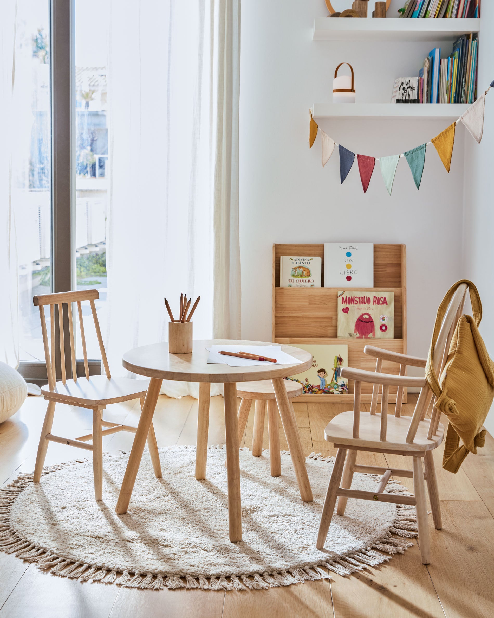 Tressia kids chair in solid rubber wood with natural finish - Lifestyle